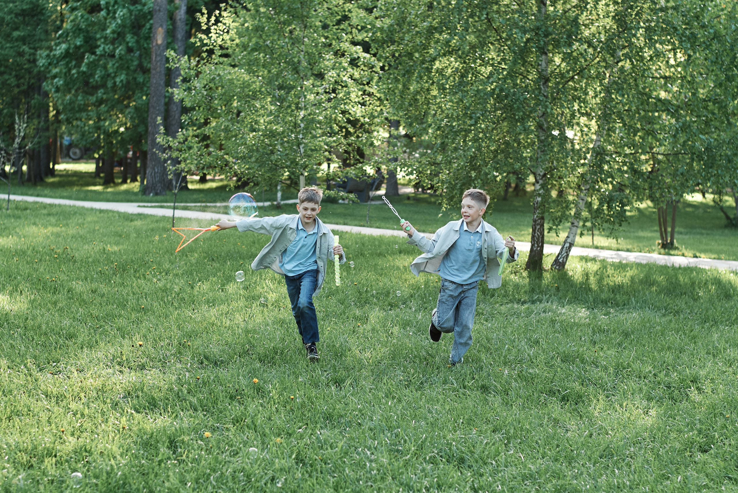 Мыльные пузыри. Семейная фотопрогулка. Семейный фотограф в Железнодорожном Масаева Елена
