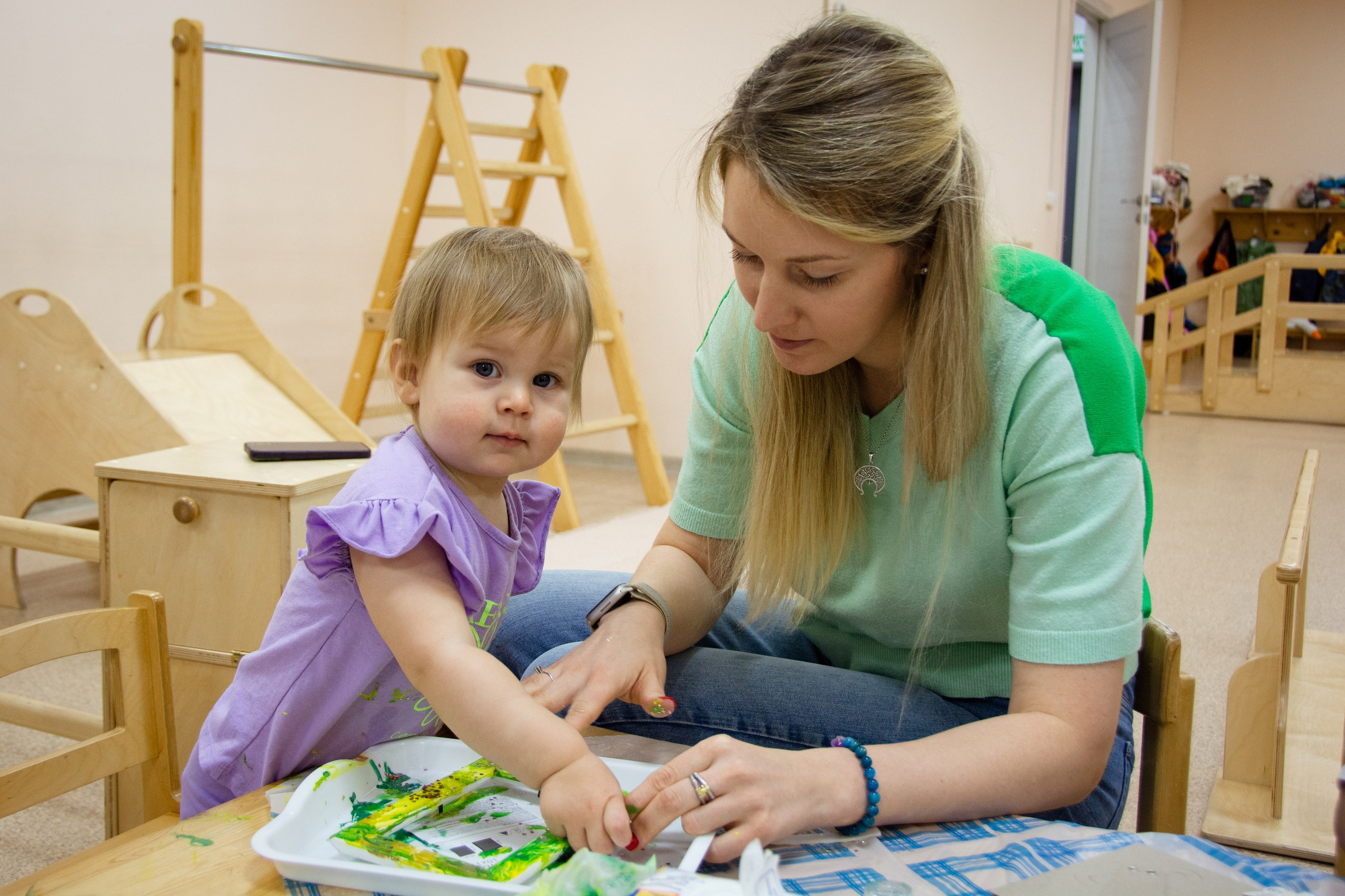 День матери. Дальневосточный Монтессори Центр. Семейный и репортажный фотограф в Хабаровске Татьяна Болычева