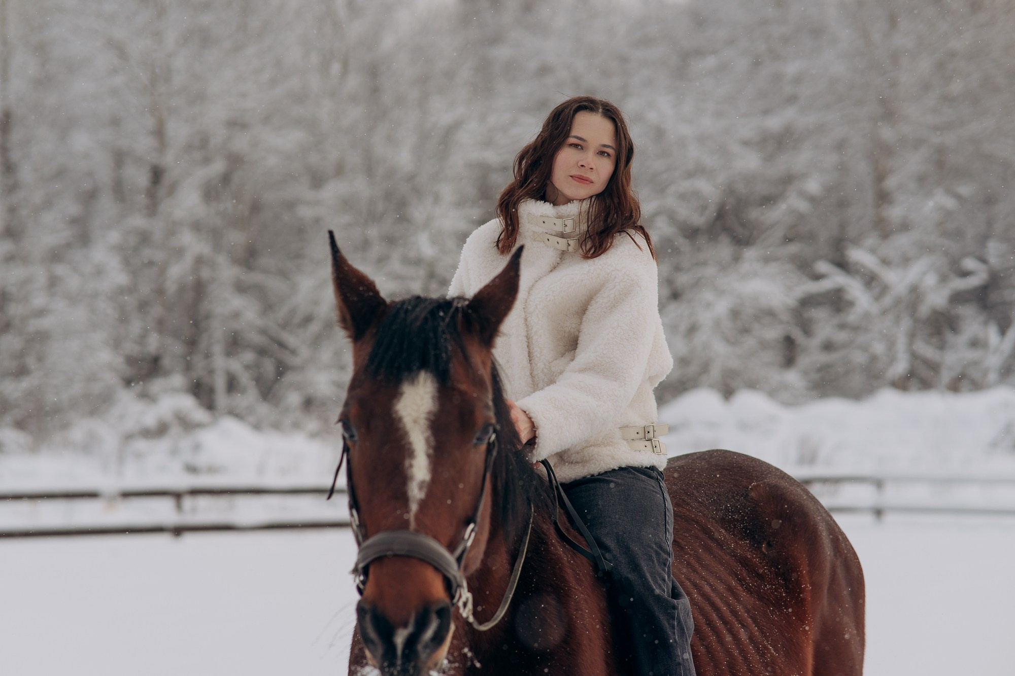 Фотосессия девушки с лошадью. Свадебный и репортажный фотограф в Ярославле Евгений Сальников