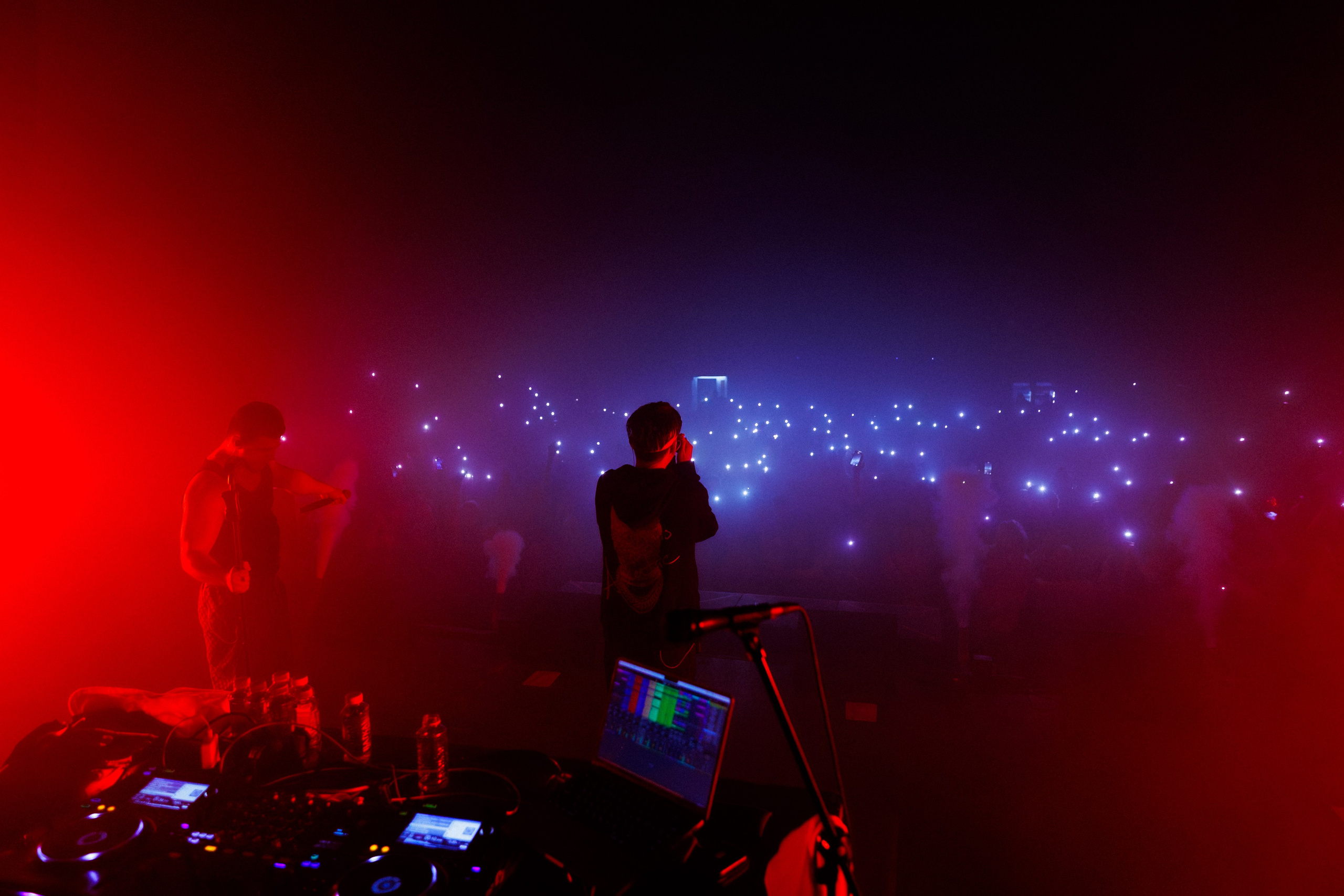 Фотоотчёт и репортаж с концерта группы GAYAZOV$ BROTHER$. Красильников Евгений — профессиональный фотограф в Ростове-на-Дону