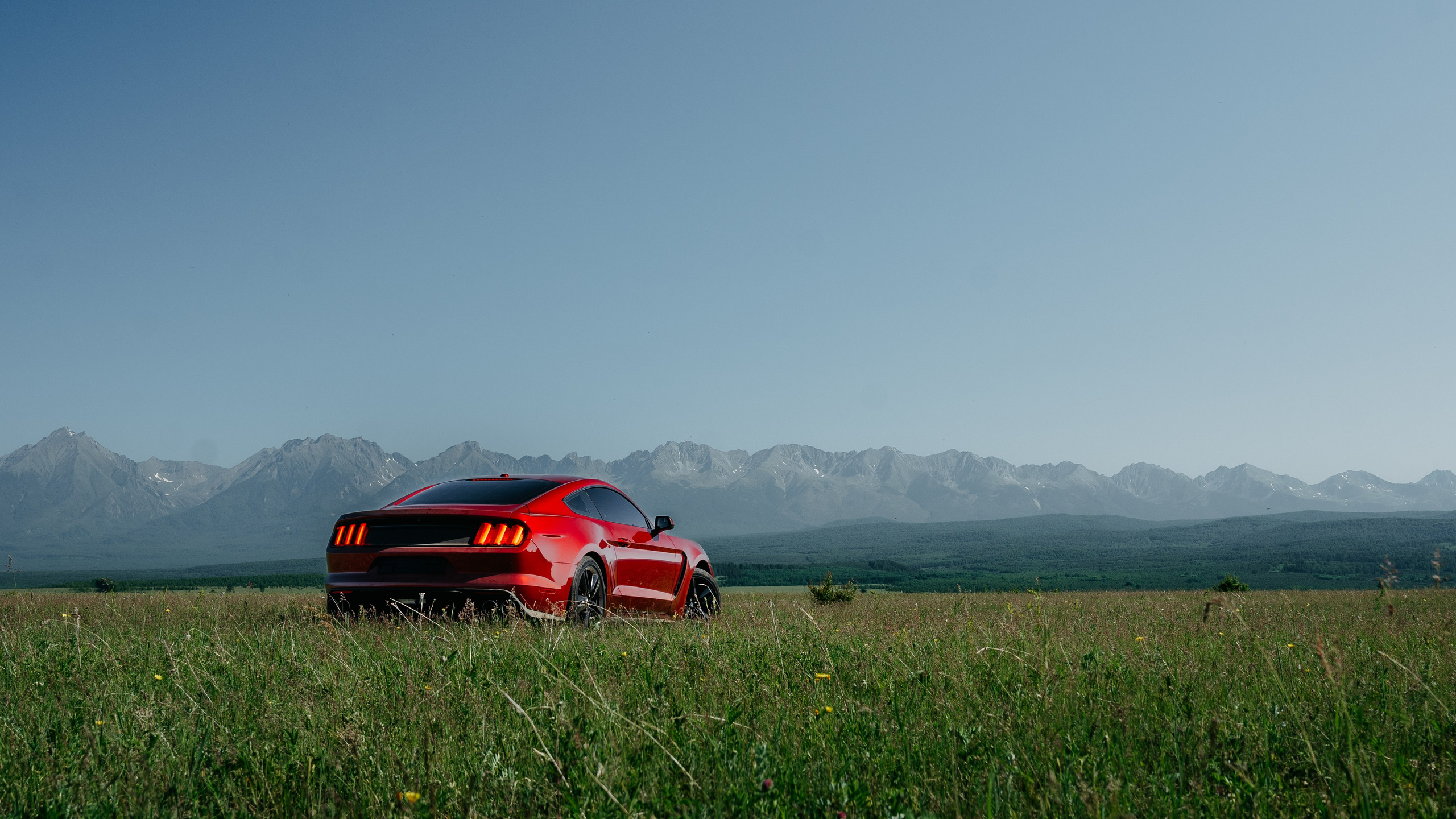 Ford Mustang. Фотограф, видеограф и пилот дрона на Байкале