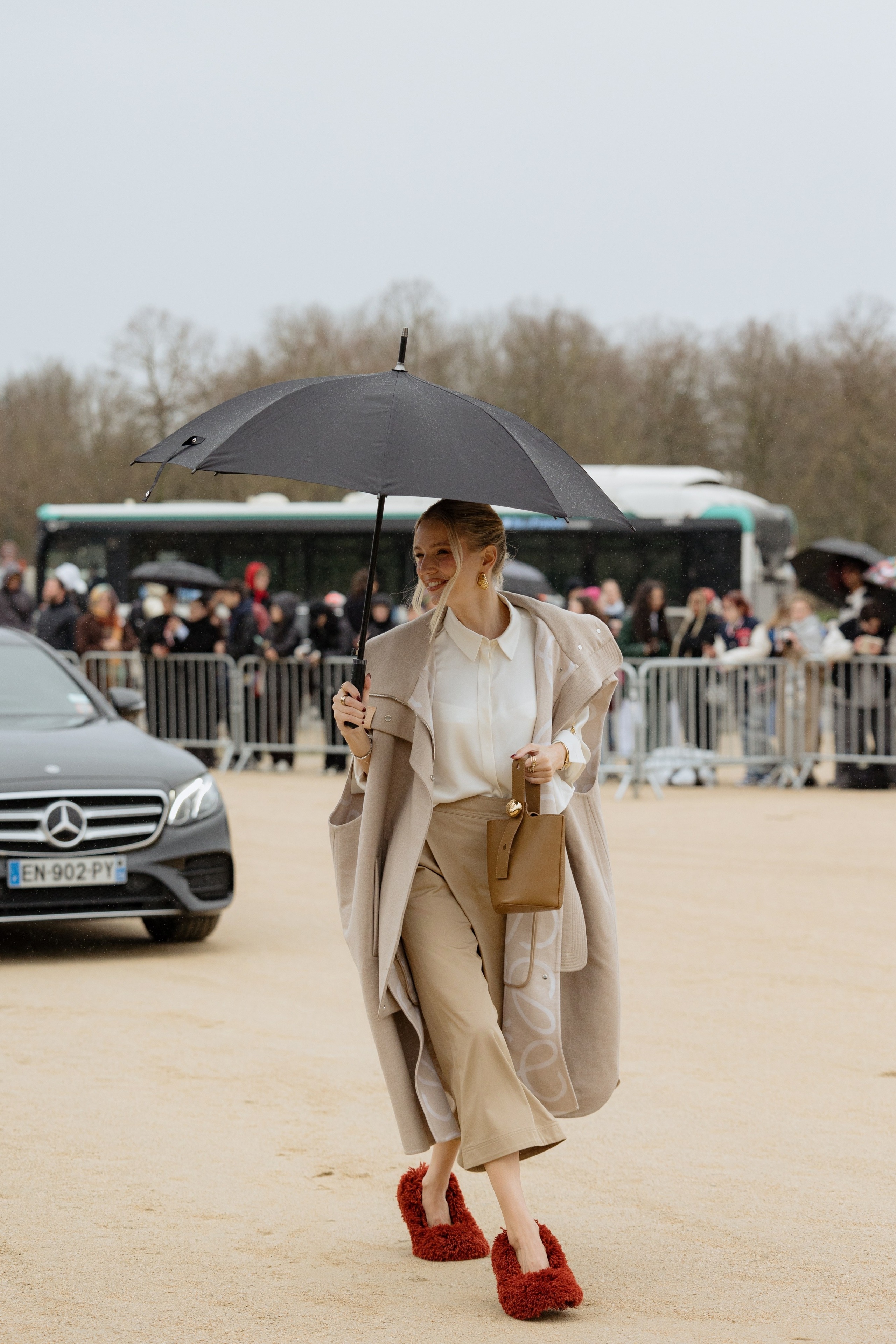 LOEWE PFW WOMENSWEAR FALL-WINTER 24/25. Photographer in Milan Ivan Goncharov