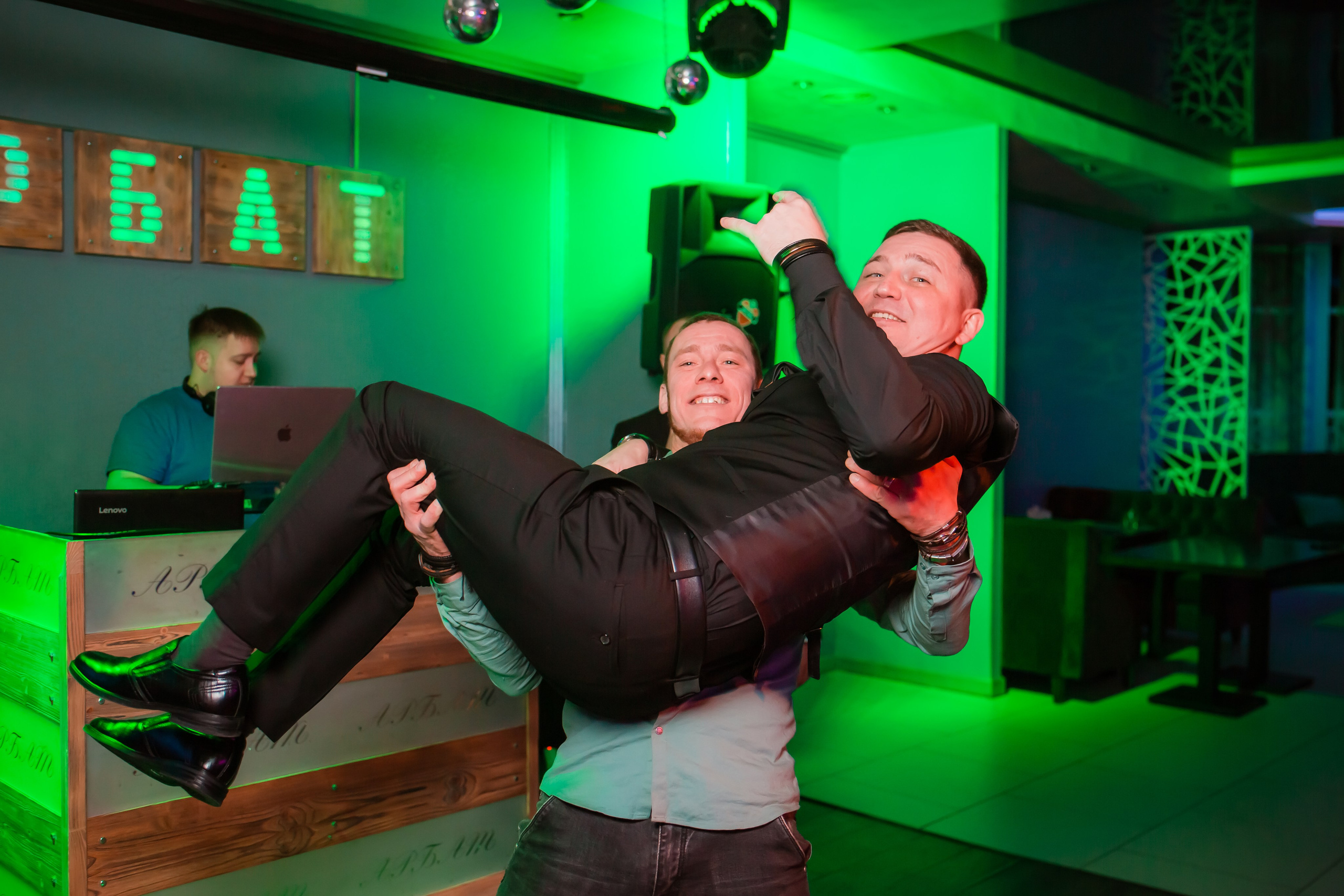 День Рождение Рябинина Ивана. Репортажный фотограф Василий Сазонов в Нижневартовске