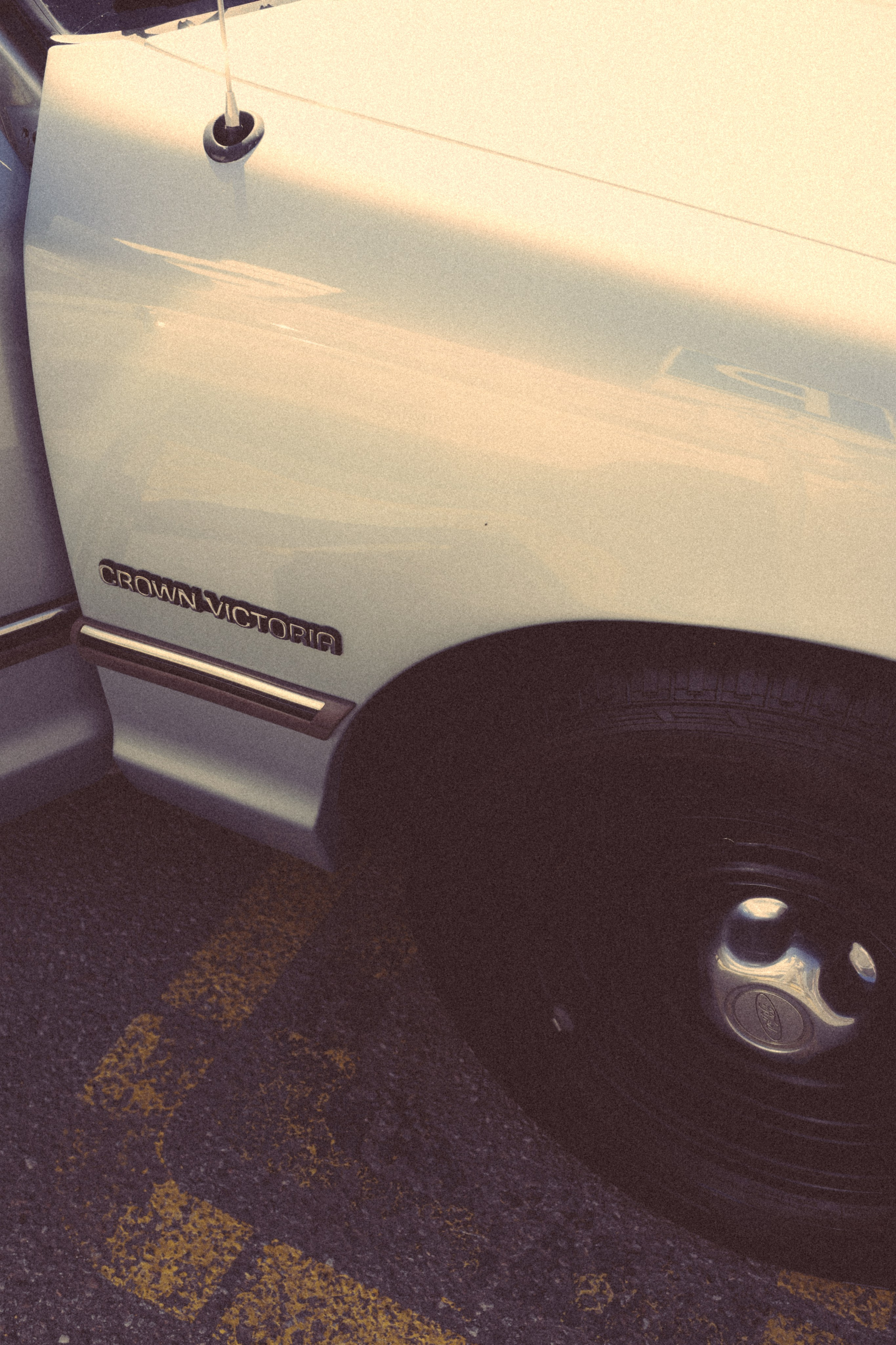 CARS and COFFE. Happiness is in the moments