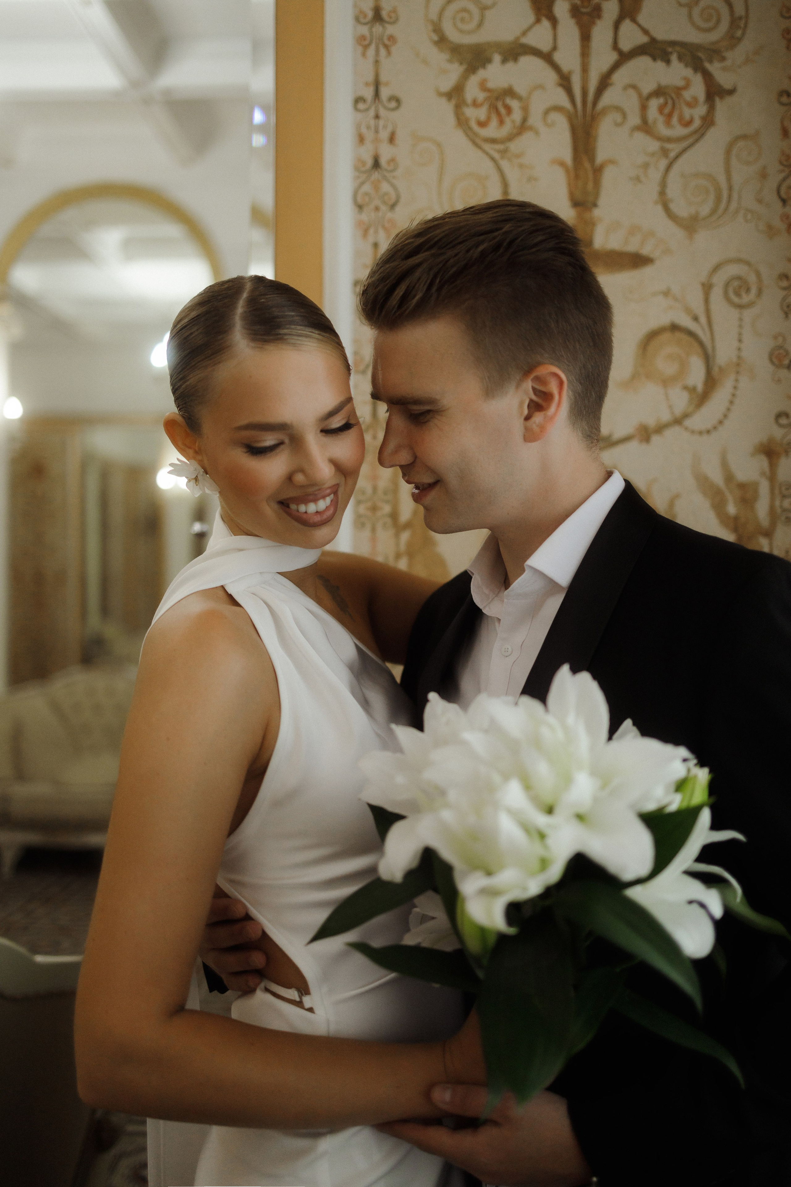 Никита и Арина, роспись в Грибоедовском загсе и ливень после. Свадебный и портретный фотограф в Москве Кристина Золотова