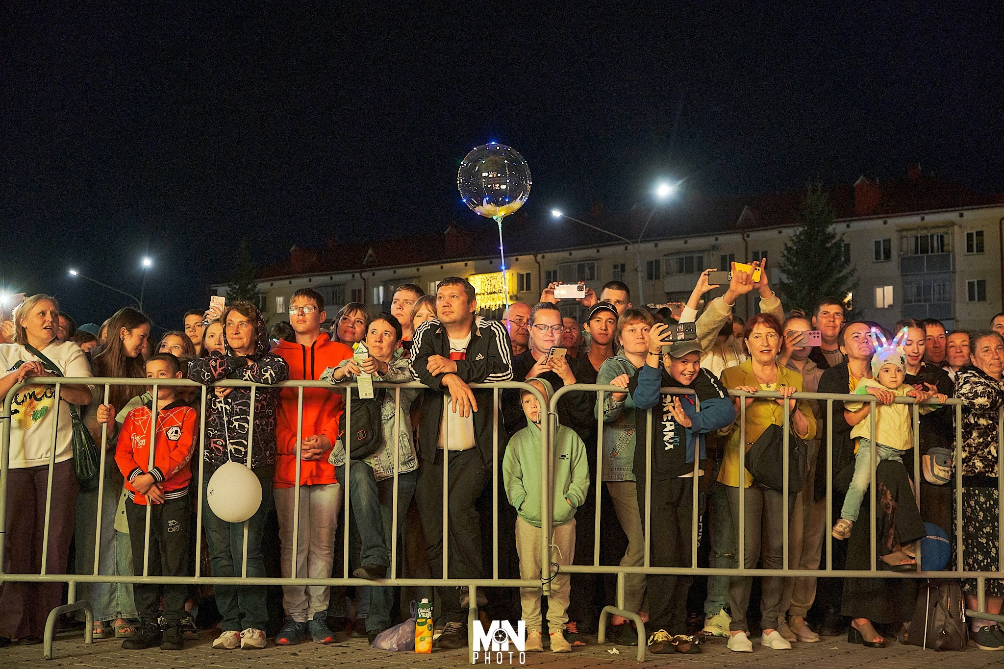 Междуреченск, ты был великолепен! День Шахтера, ДК “Распадский” и “Братья Грим” - это было шоу, которое нельзя пропустить! Никита Максимов в своем репортаже.