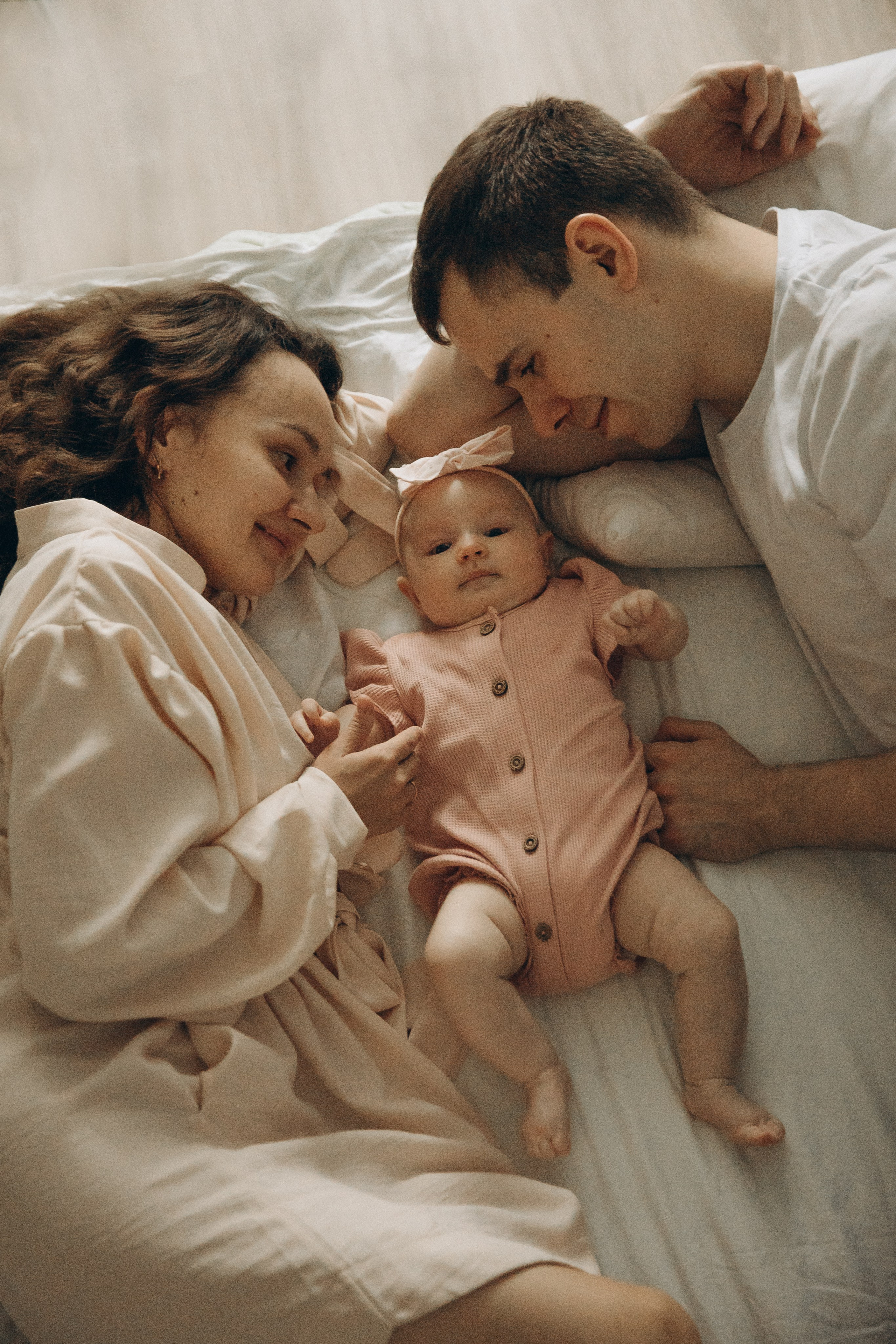 Семейная фотосессия дома. Семейный фотограф в Москве и Королеве Евгения Баукова