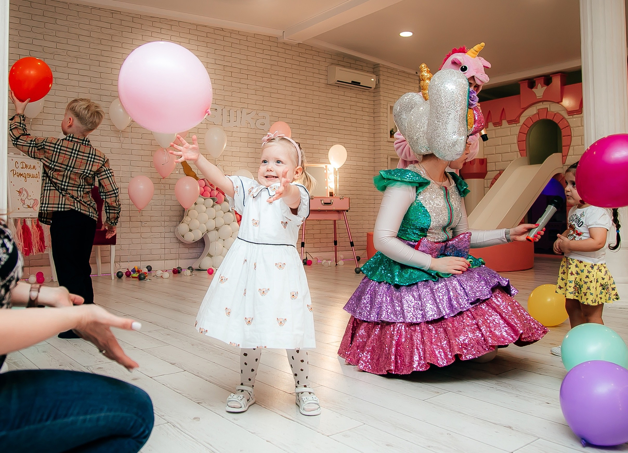 Детский репортаж. Команда специалистов в мире фотографии и видео. Детский фотограф, семейный фотограф
