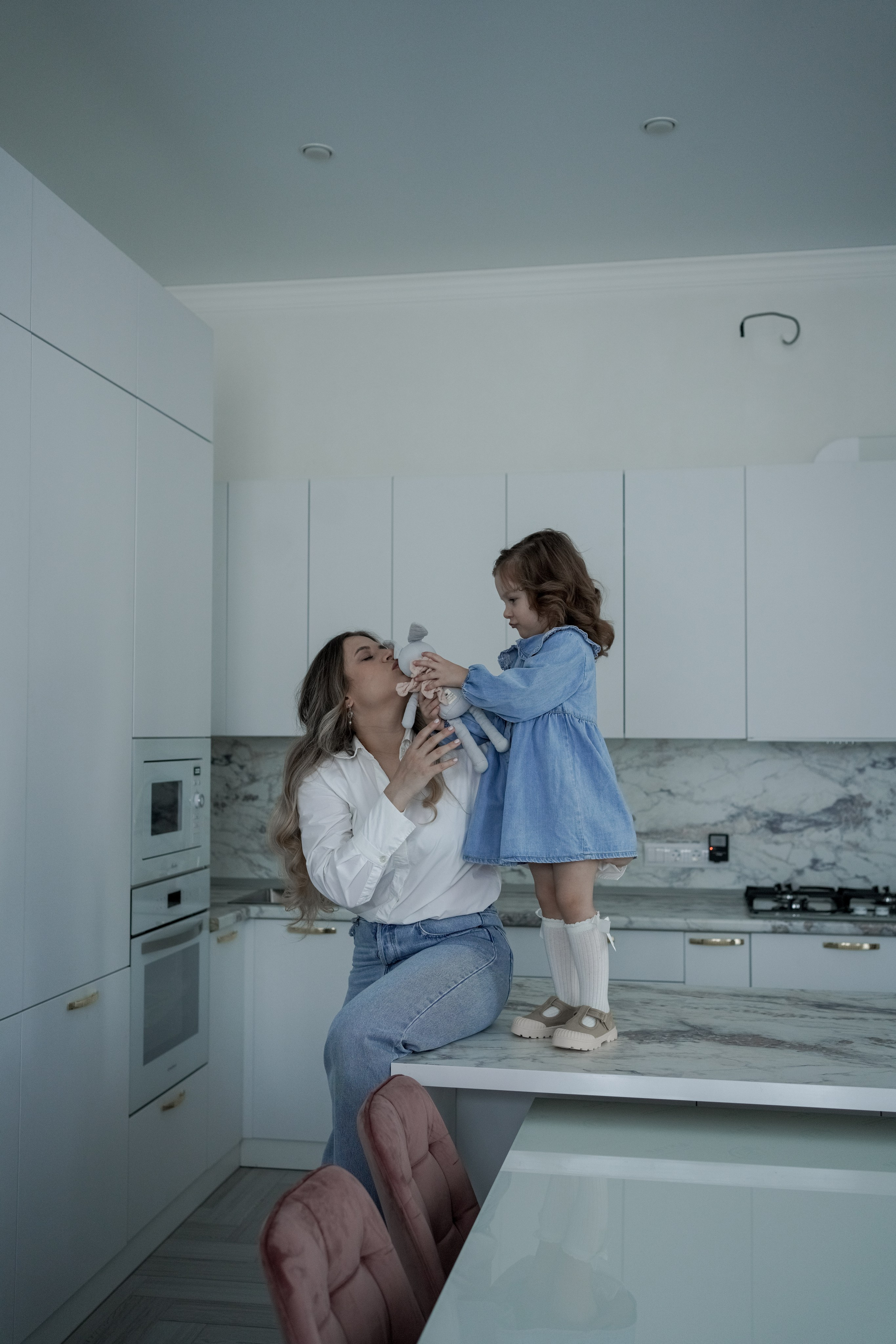 Дома с дочкой. Свадебный и семейный фотограф Афанасьева Анна в Кисловодске