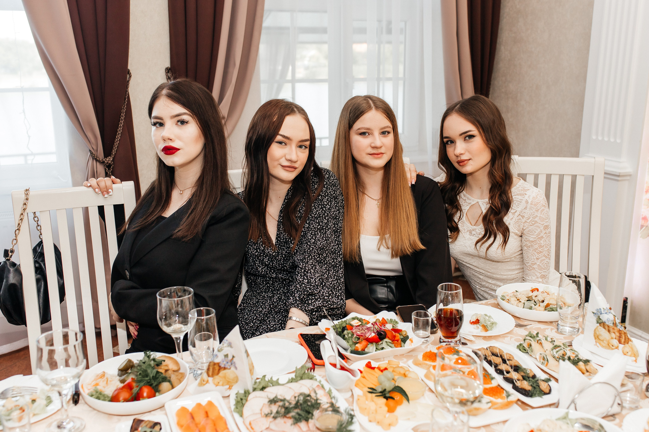 День рождения в кафе. Семейный фотограф Клименко Дарья в станице Ленинградская