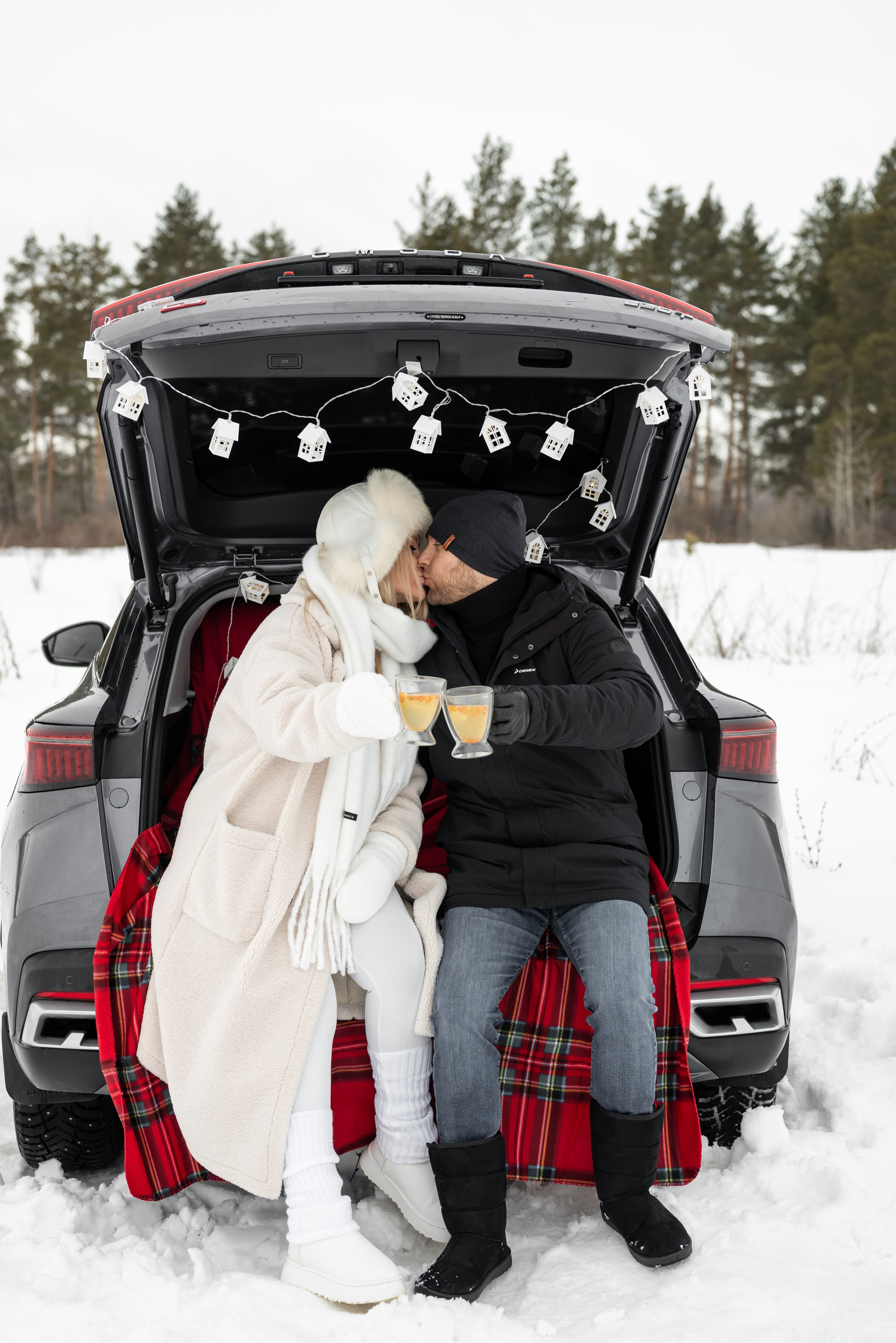 Фотопроект с Платоном и машиной на улице. Фотограф в городе Салават