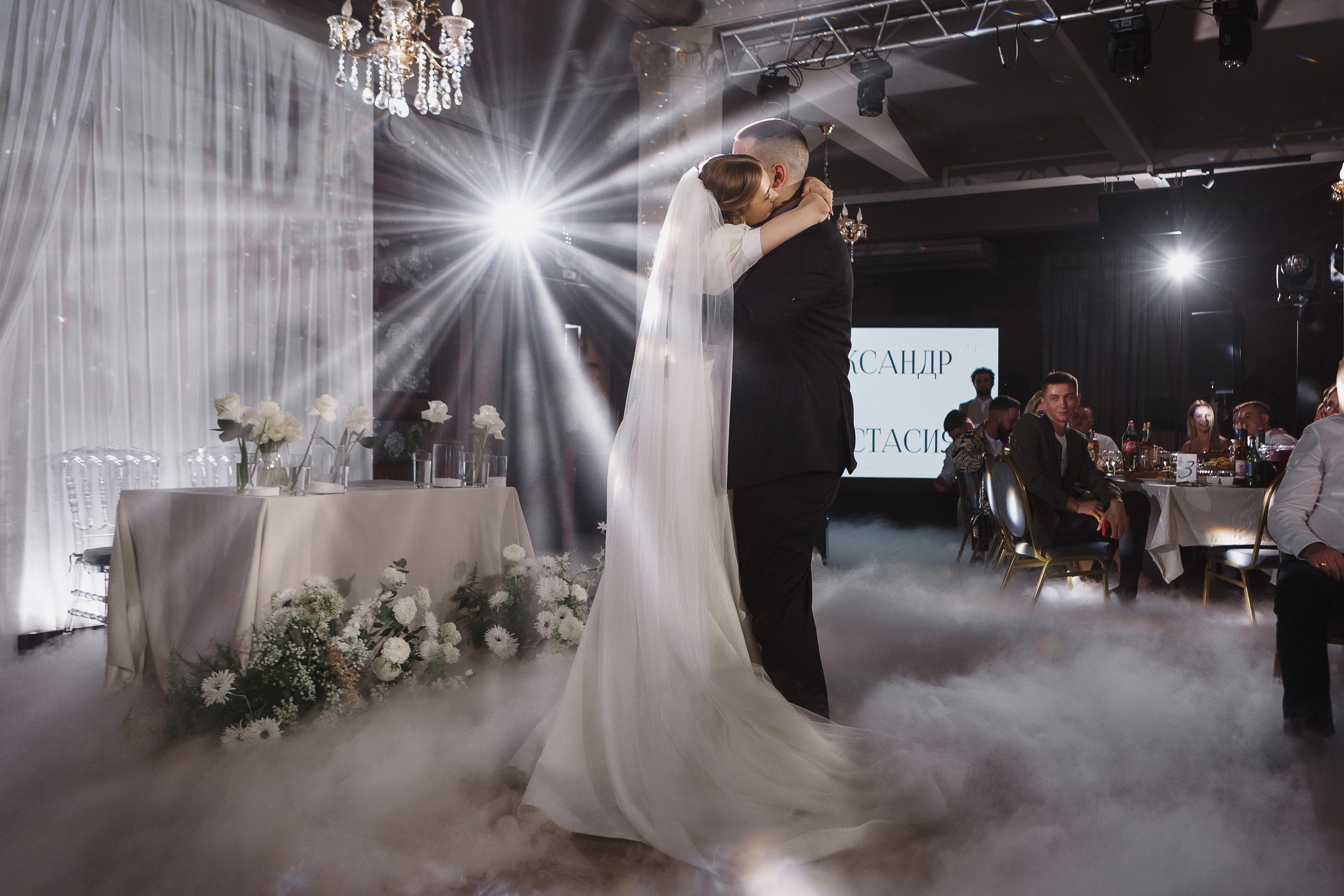 Свадебная фотосессия Саши и Насти в ресторане Чехов Сад, Таганрог. Свадебный и семейный фотограф в Таганроге Бакарюк Антон