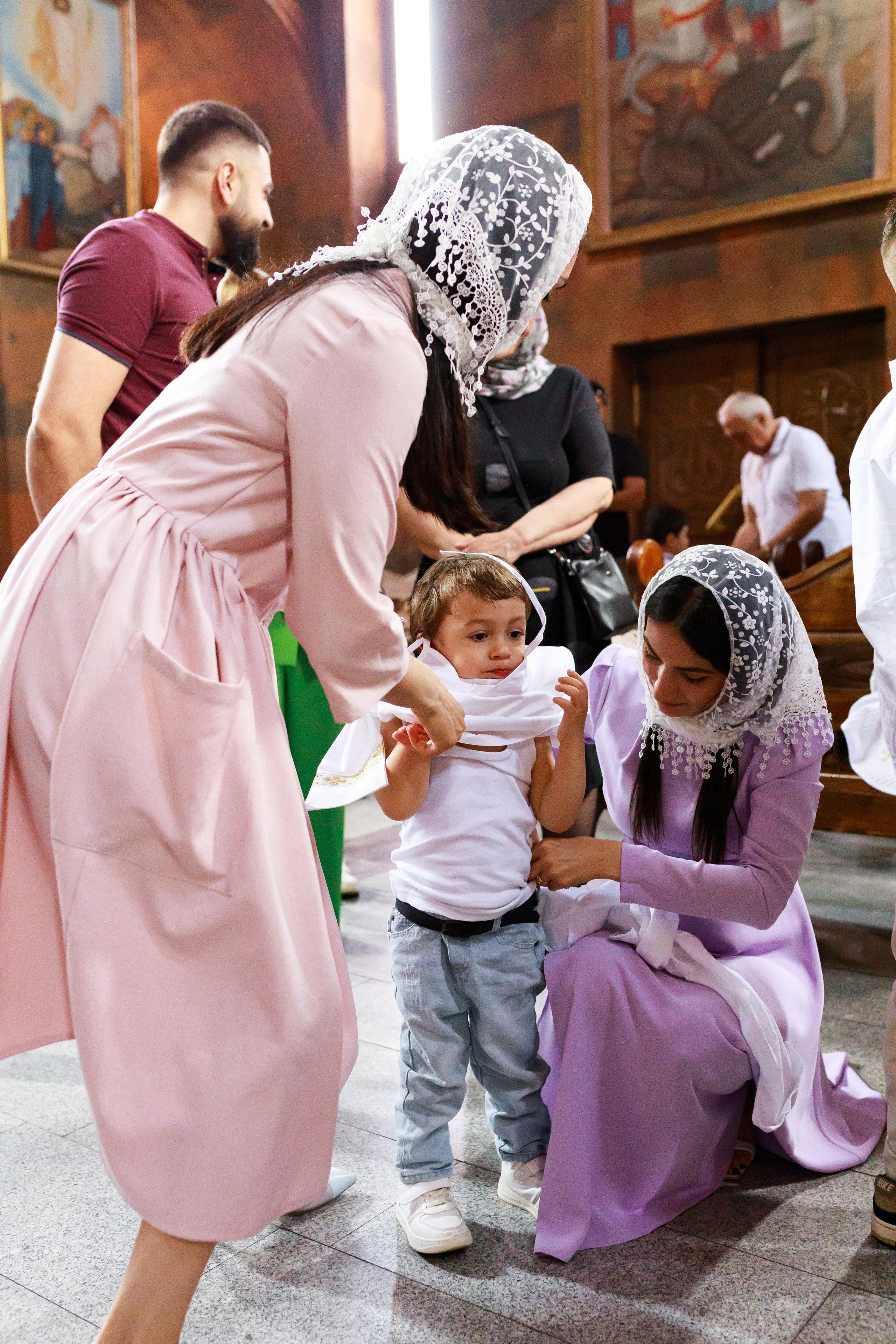 Таинство Крещения в Армянской церкви. Фотограф Тверь. Свадебные, семейные, индивидуальные фотосессии
