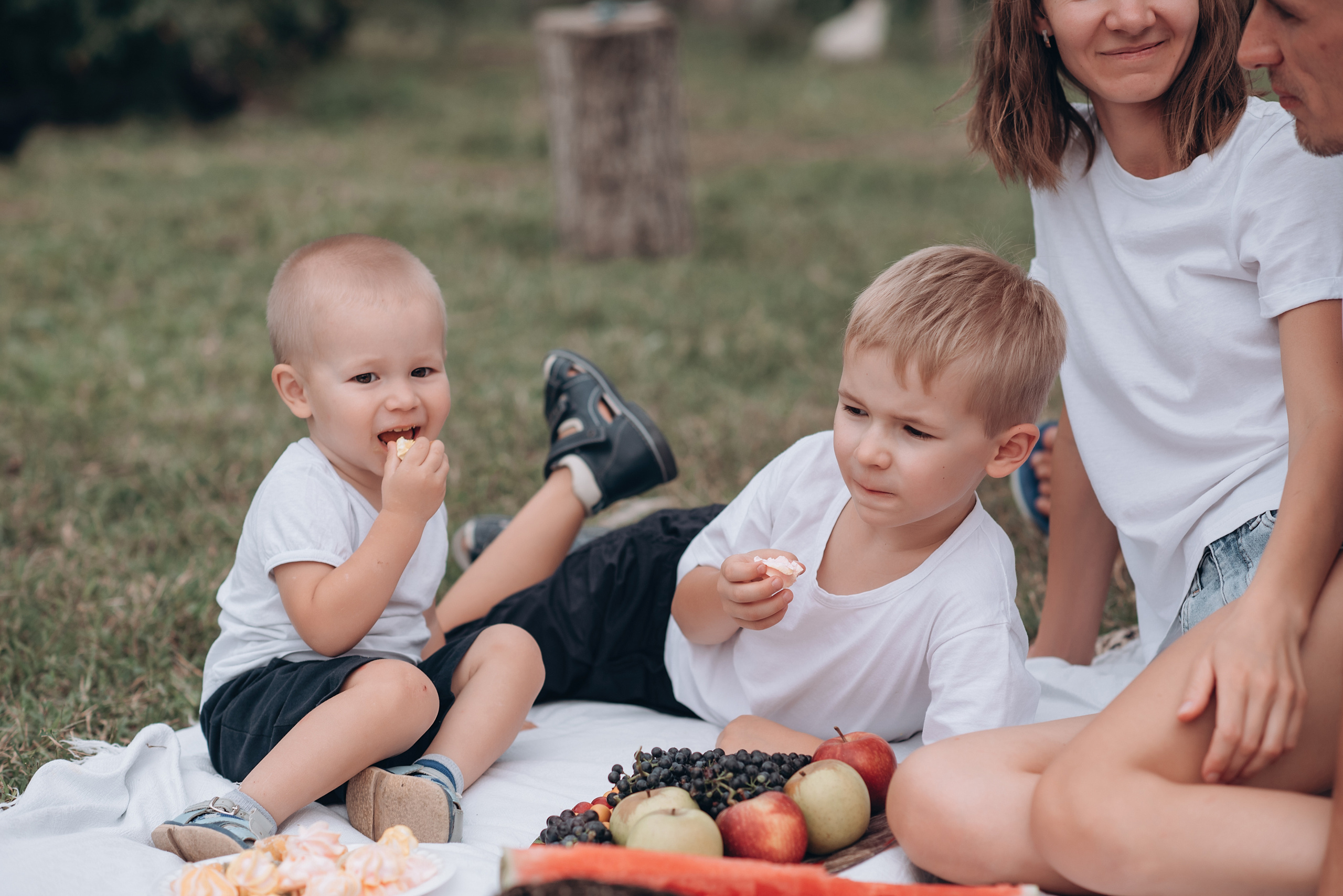 Пикник на заднем дворе. Свадебный и семейный фотограф Екатерина Коробова г. Моздок