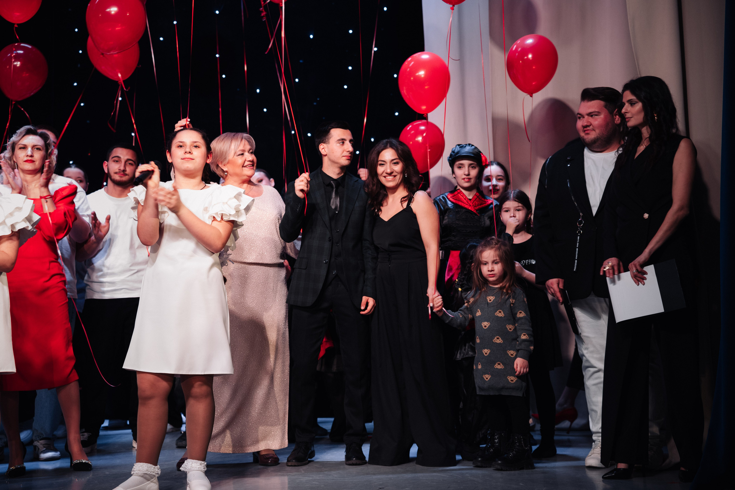 Благотворительный концерт в помощь Артему Сардаряну. Фотограф Артем Севостьянов. Профессиональная фотосъемка в Ногинске, Москве, Московской области и за границей