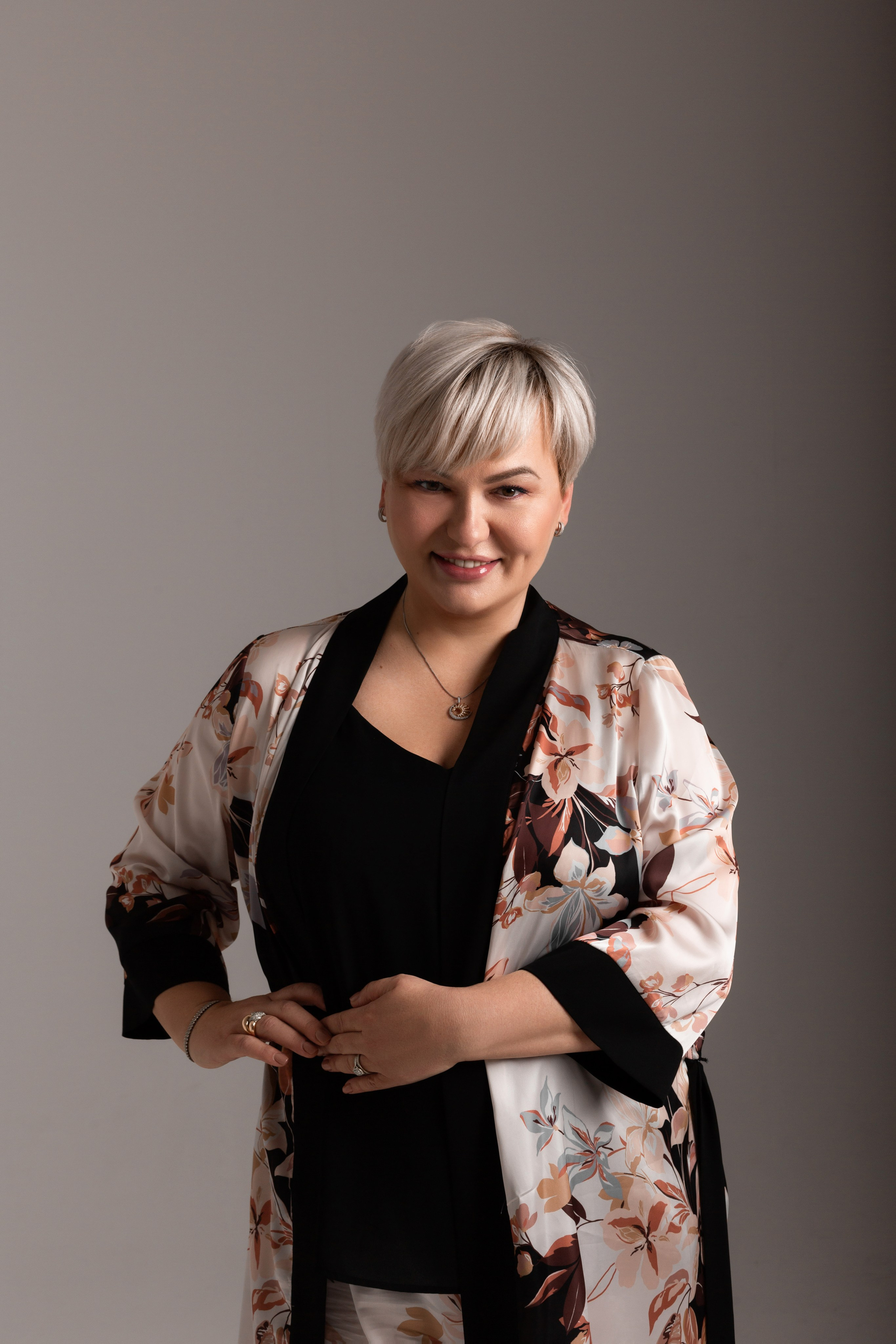 ELENA. Real Estate Consultant