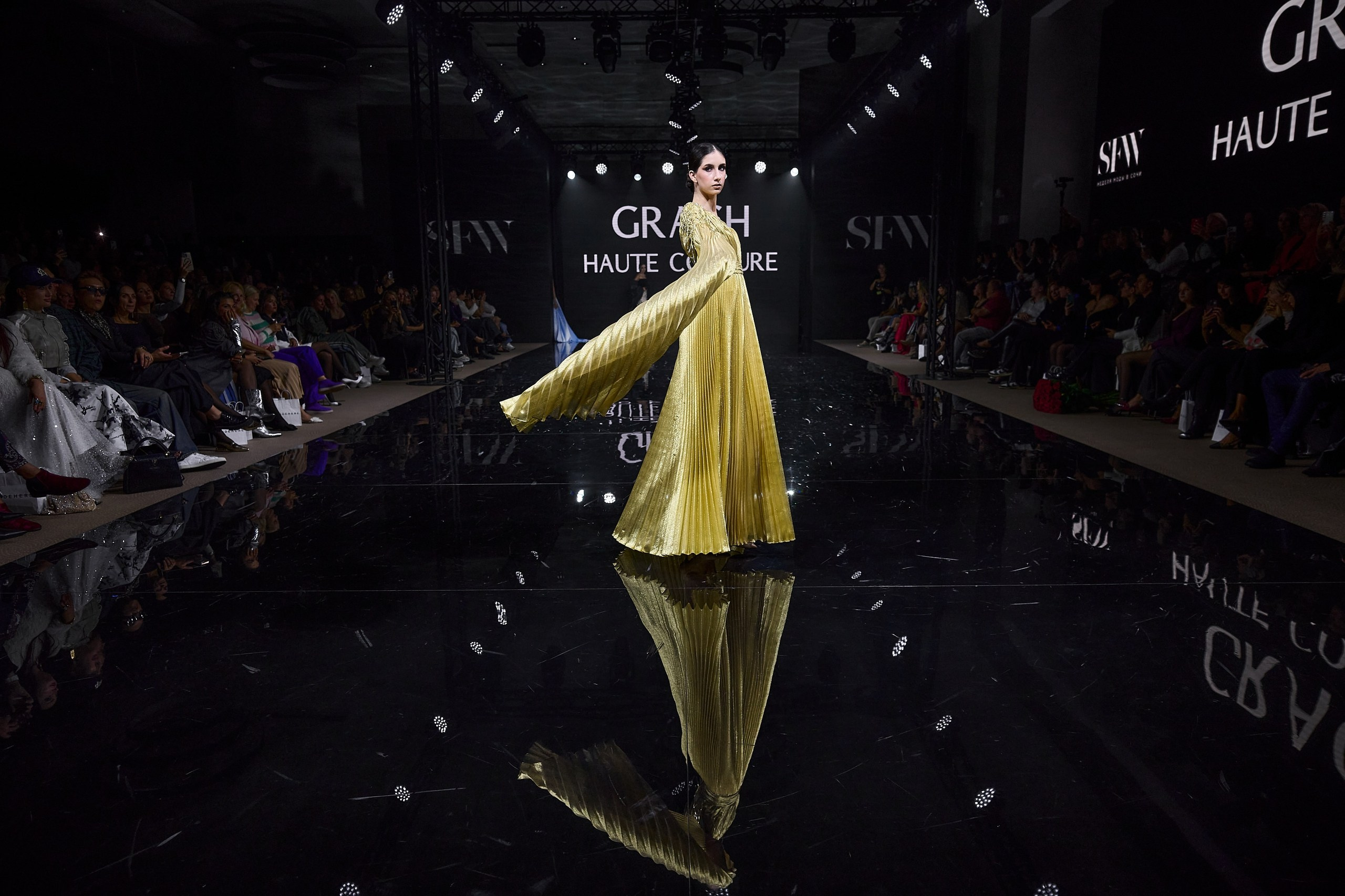 Grach Haute Couture на Sochi Fashion Week 2025, 5 ноября 2025. Дима Бабушкин. Фотограф. Подиум. Репортаж. Творчество. Дорого