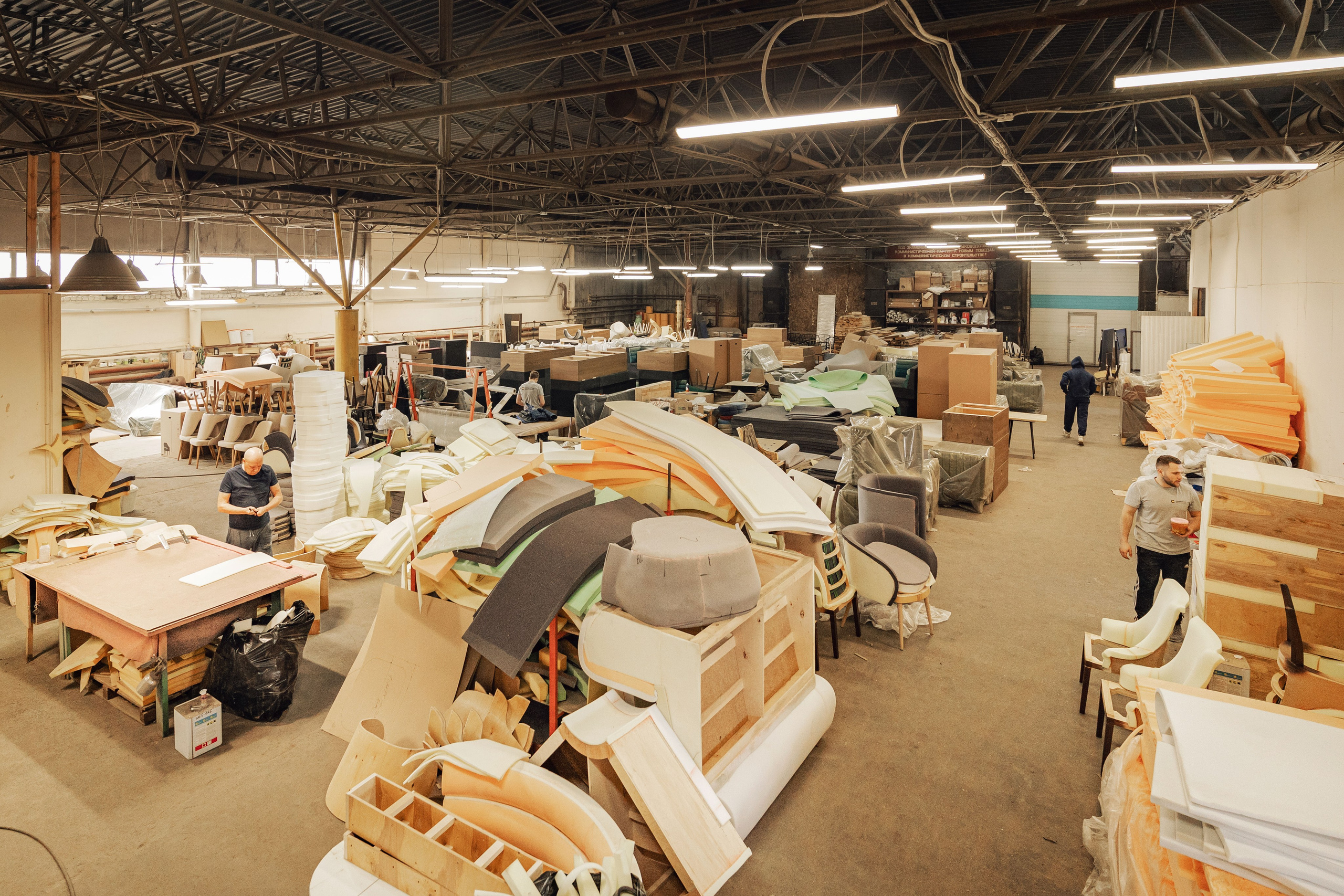 Цех обивки на каркаса мебели