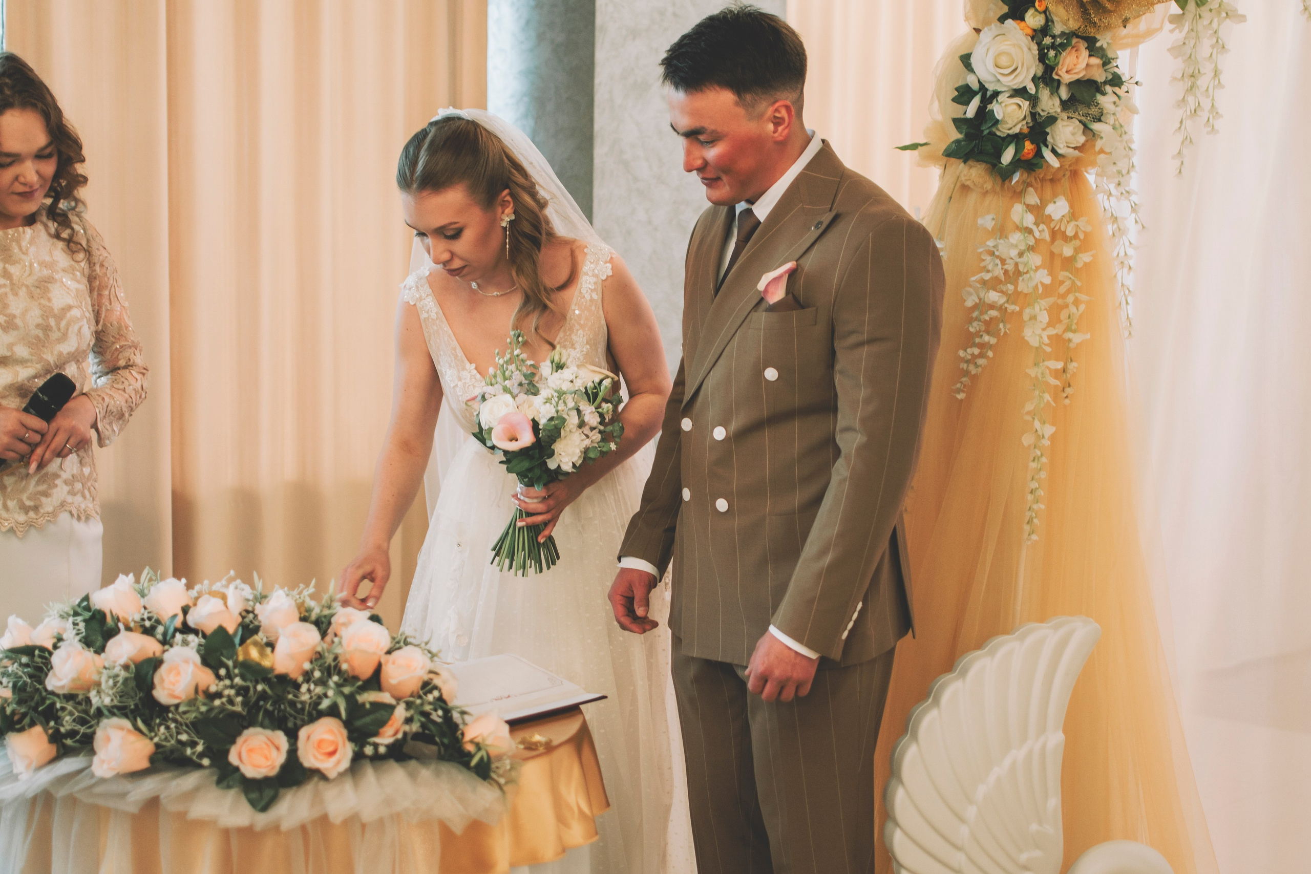 Альберт и Анастасия (Студийная фотосессия, роспись в ДК Нефтяник + фотосессия с гостями). Семейный и свадебный фотограф Губкинский и Ставрополь