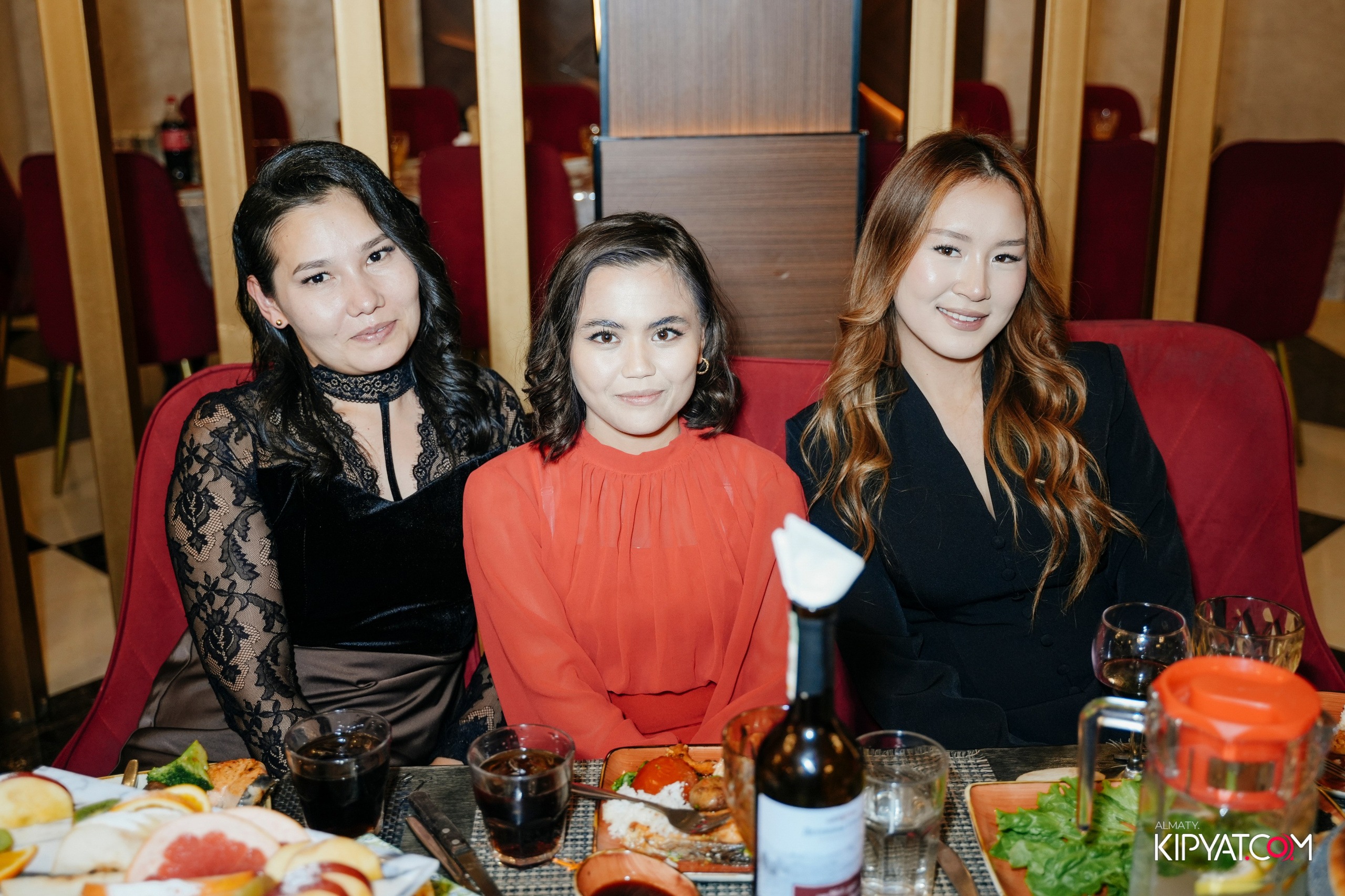 КАФЕ ЖАСМИН НА ЯССАУИ. КИПЯТКОМ АЛМАТЫ! Фотосъемка мероприятий в Алматы