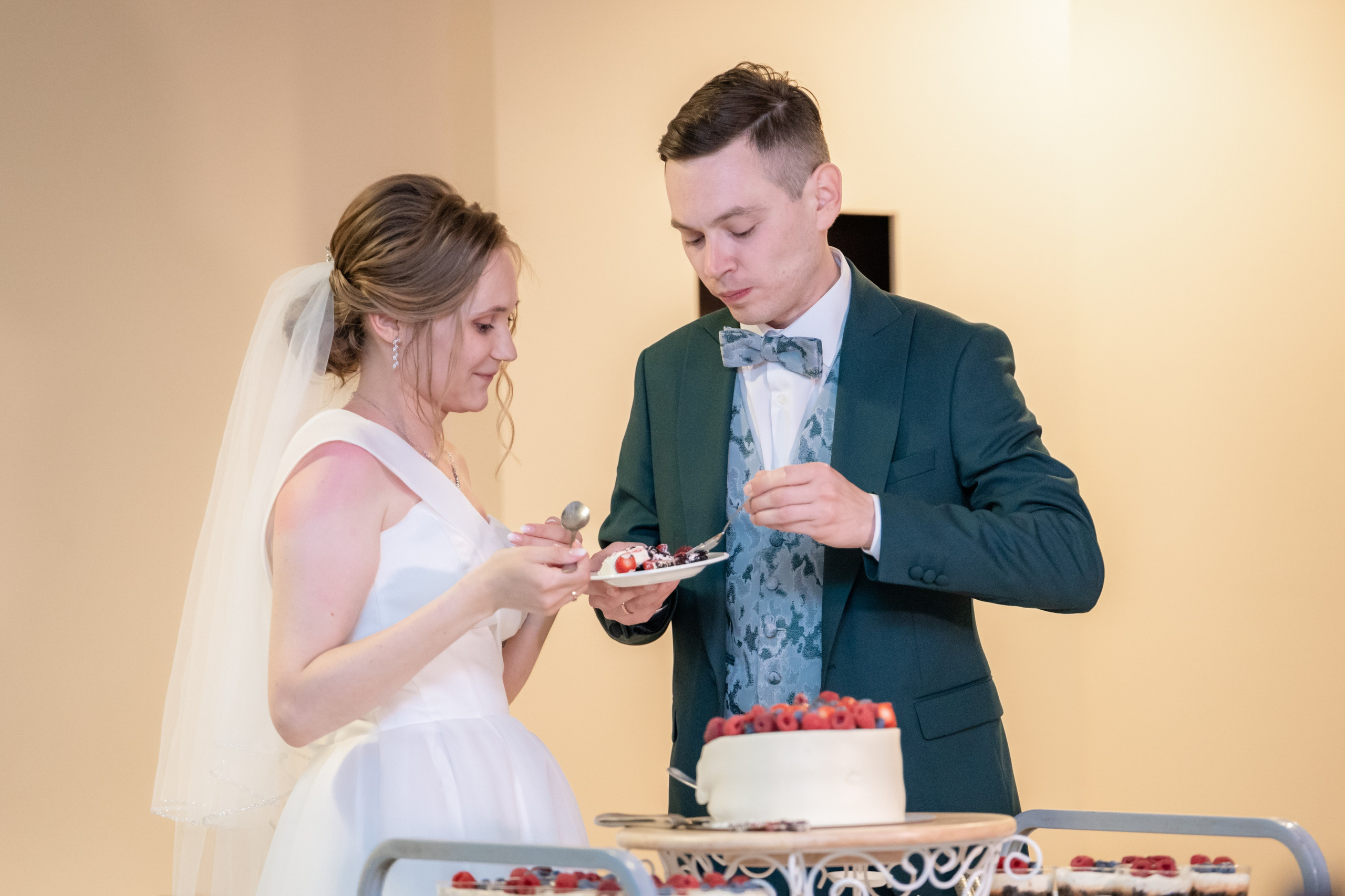 Настя и Кирилл. День свадьбы. Репортажный и интерьерный фотограф Александра Солдатова