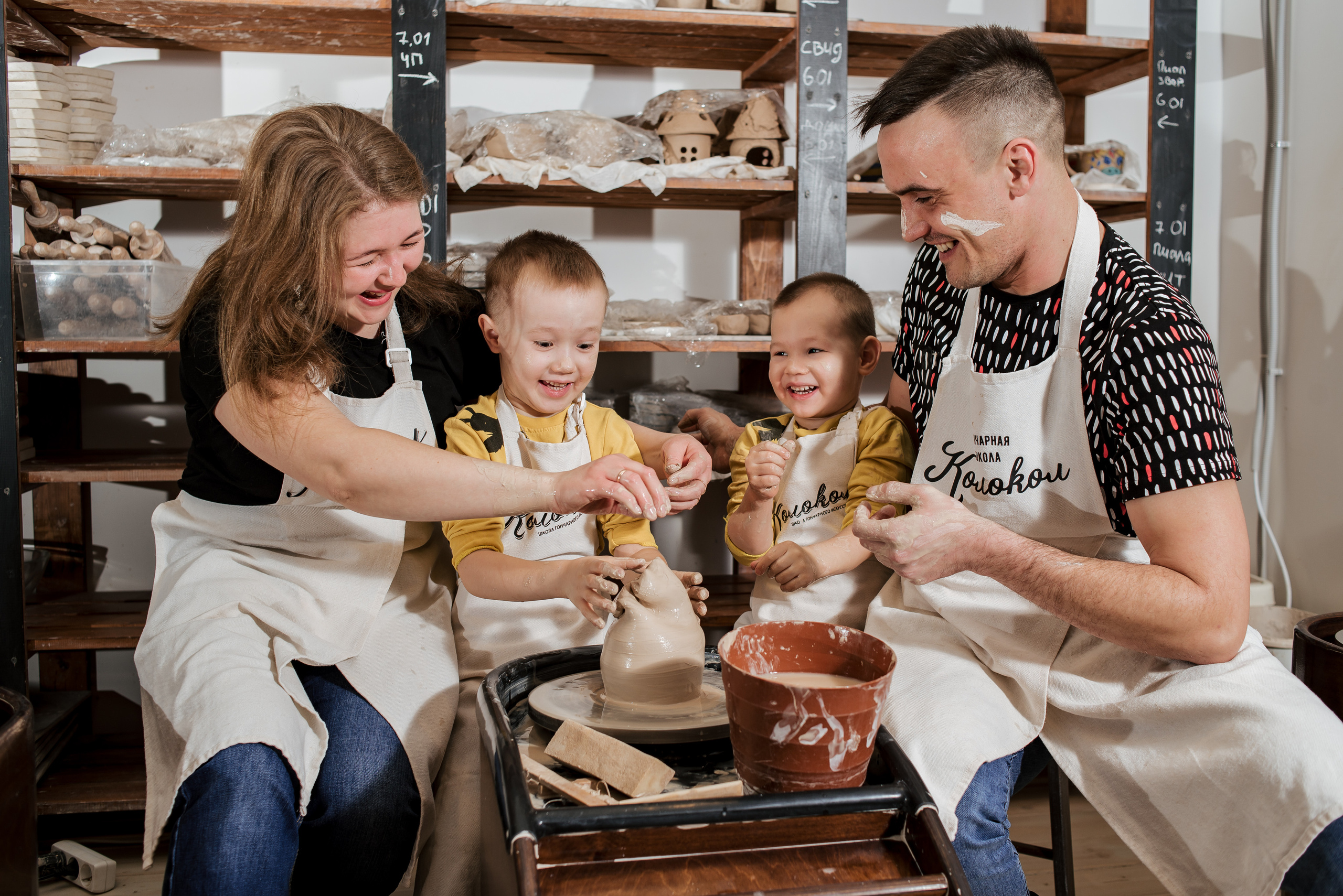 Семейная фотосессия в гончарной мастерской. Фотограф Екатерина Шереметова Ижевск Сарапул Воткинск