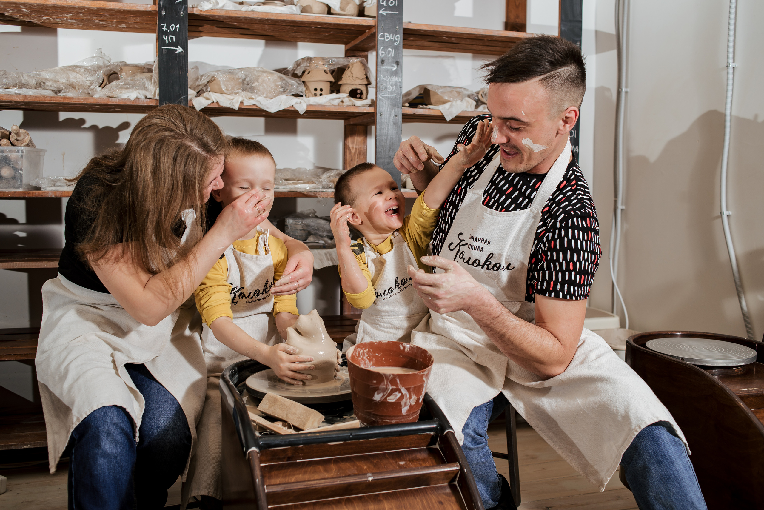 Семейная фотосессия в гончарной мастерской. Фотограф Екатерина Шереметова Ижевск Сарапул Воткинск