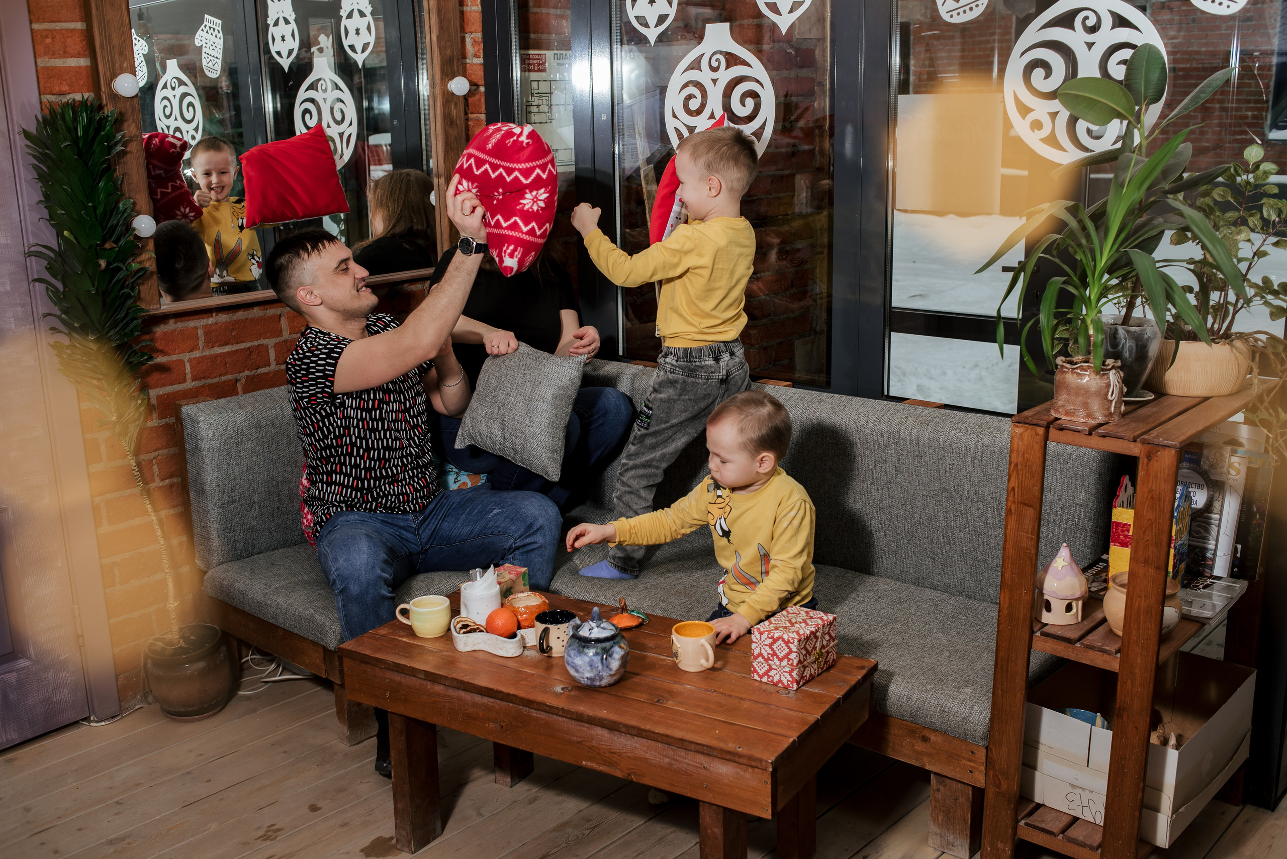 Семейная фотосессия в гончарной мастерской. Фотограф Екатерина Шереметова Ижевск Сарапул Воткинск
