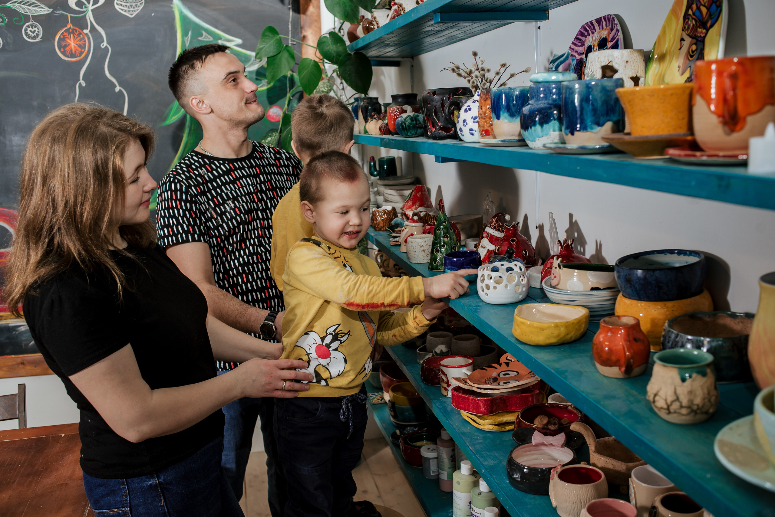 Семейная фотосессия в гончарной мастерской. Фотограф Екатерина Шереметова Ижевск Сарапул Воткинск