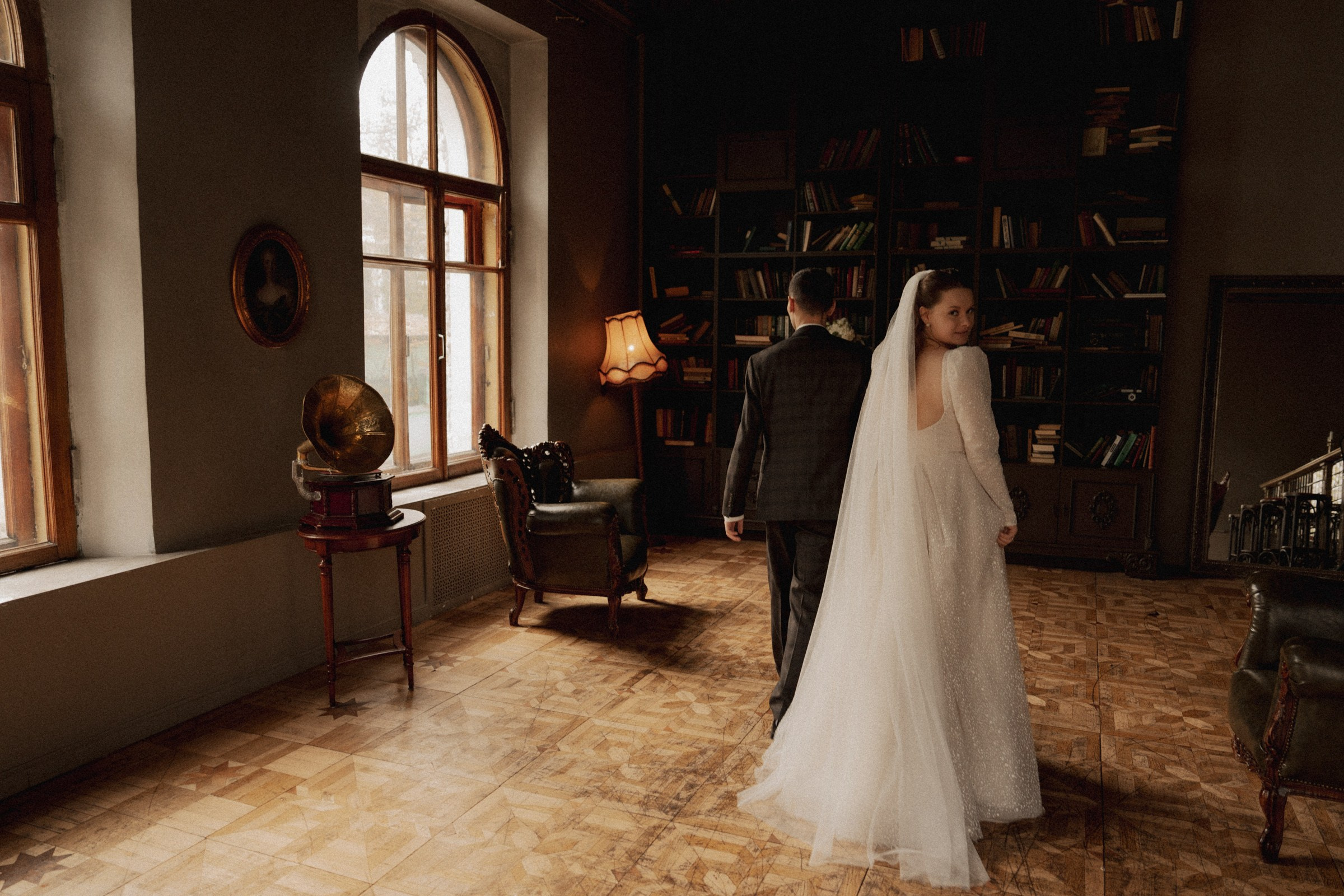 В ♡ К — Книжная история о любви. Свадебный и портретный фотограф в Москве, Светлана Янковая