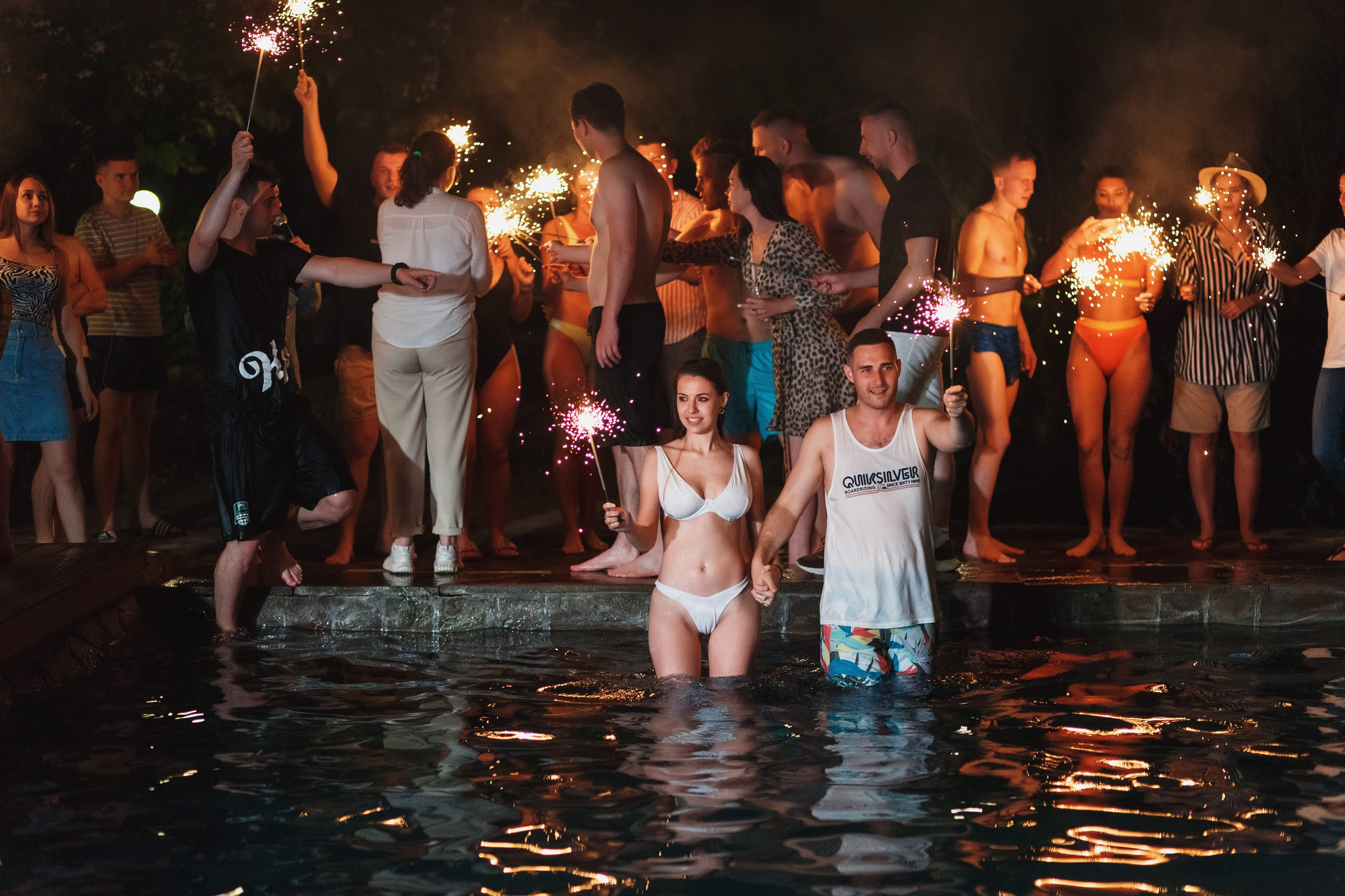 Свадебный фотограф Таганрог — фотосессия в центре города и банкет в коттедже «Виктория». Свадебный и семейный фотограф в Таганроге Бакарюк Антон