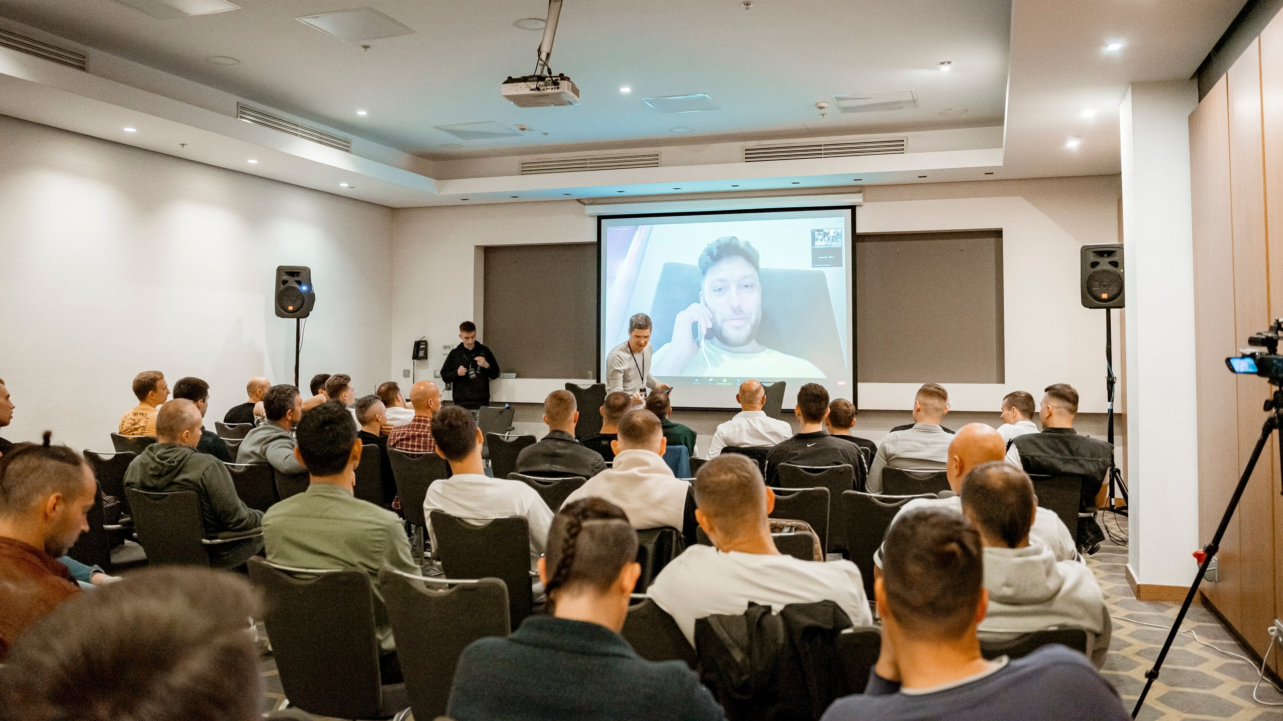 Конференция Альфа-прокачка. Контент-фотограф в Москве Тима Забабурин