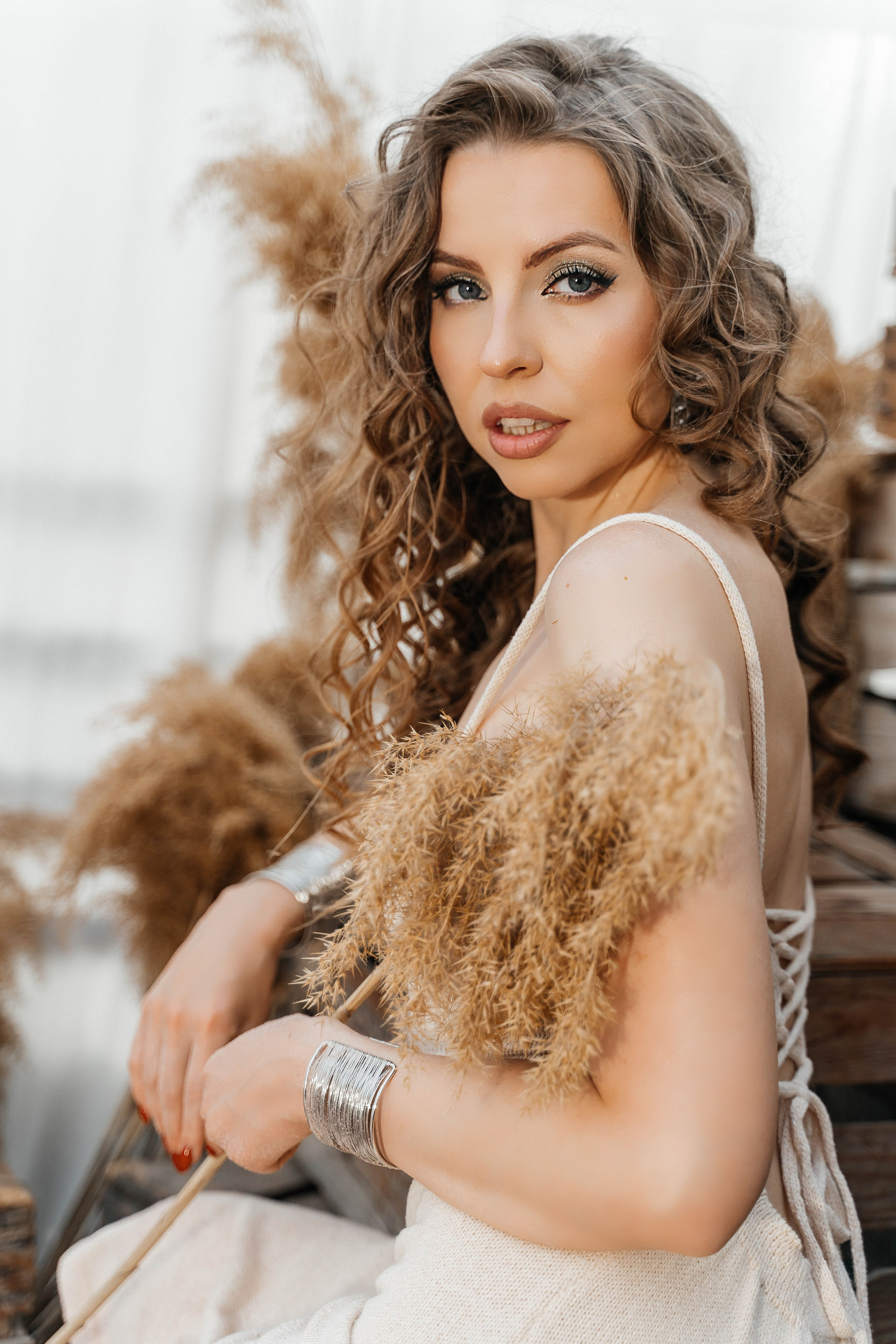 Съемки в интерьере студий. Виктория Алпеева — фотограф по любви