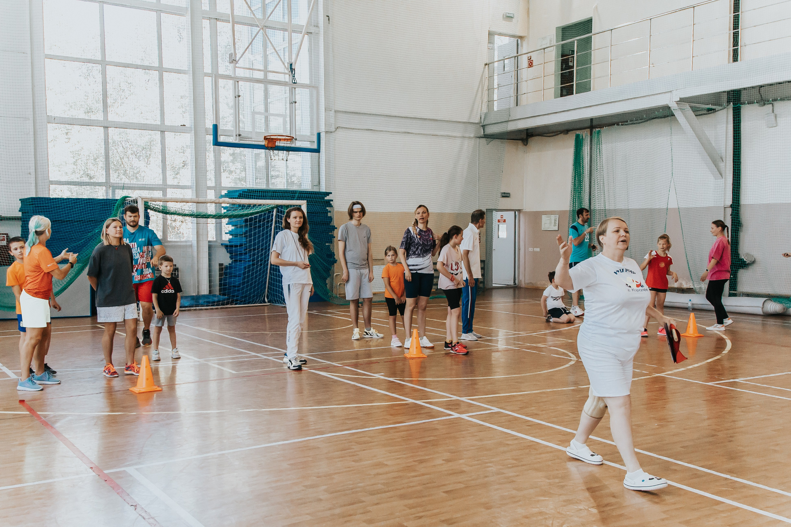 Репортажная спортивная съемка г. Королев стадион Металлист «папа, мама, я — спортивная семья». Юлия Егорова | Свадебный фотограф, семейный фотограф Москва, МО • Портреты • репортажи • день рождения • Love Story • дети