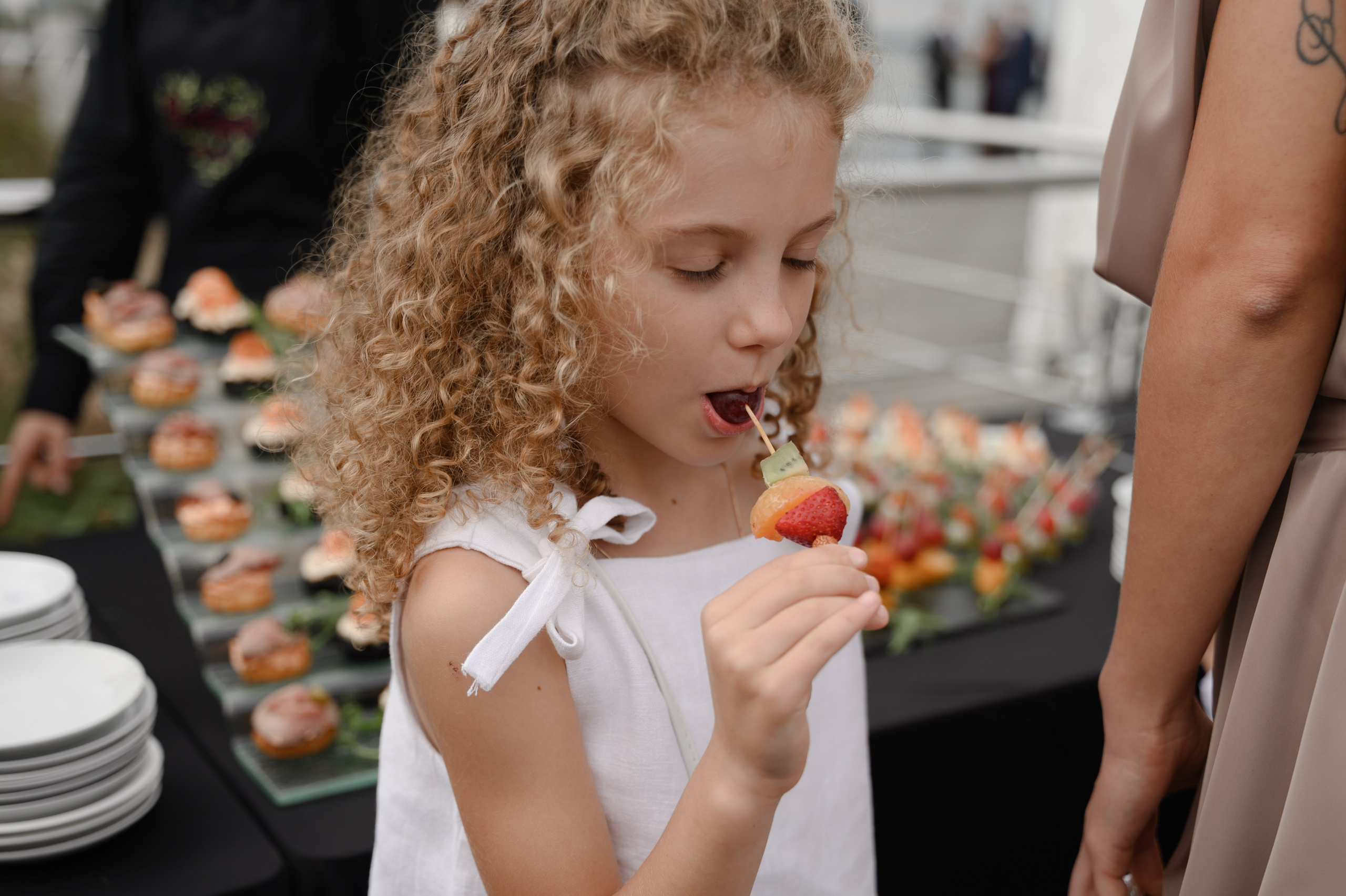 Женя & Марина, Загородная Свадьба на берегу озера. Свадебный фотограф Тюмень Анастасия Битная