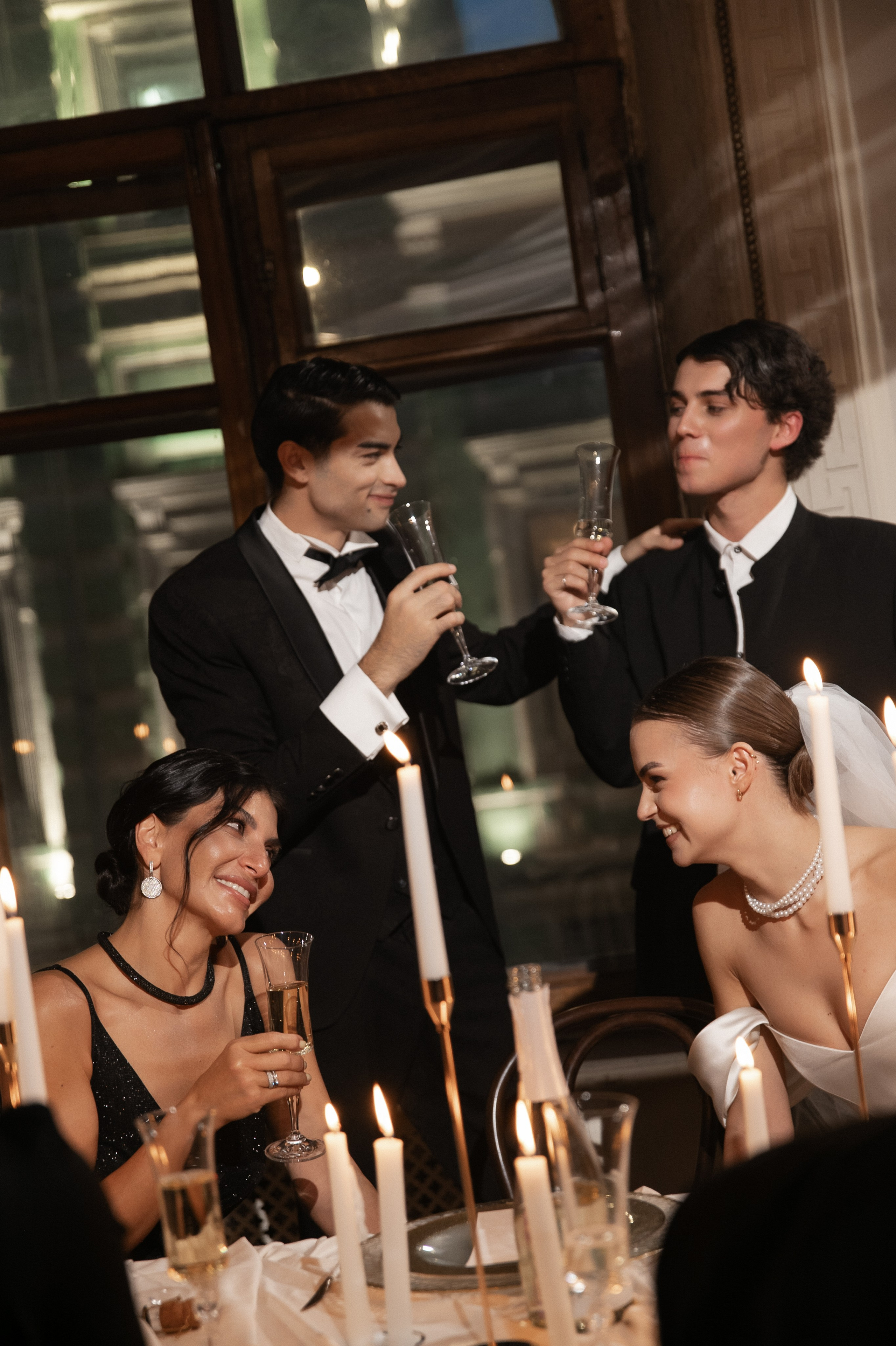 Камерный свадебный ужин при свечах в старинном особняке в фотостудии 21. Kult. Ярослава Ерина — свадебный фотограф в Москве