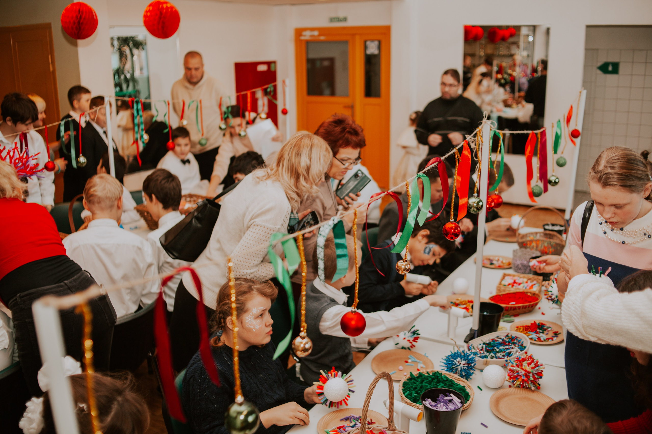 Мастер-класс от Мастерской Наташи Ой на фестивале для детей с ОВЗ «Шире круг». Семейный фотограф во Всеволожске и Санкт-Петербурге Юлия Капустина