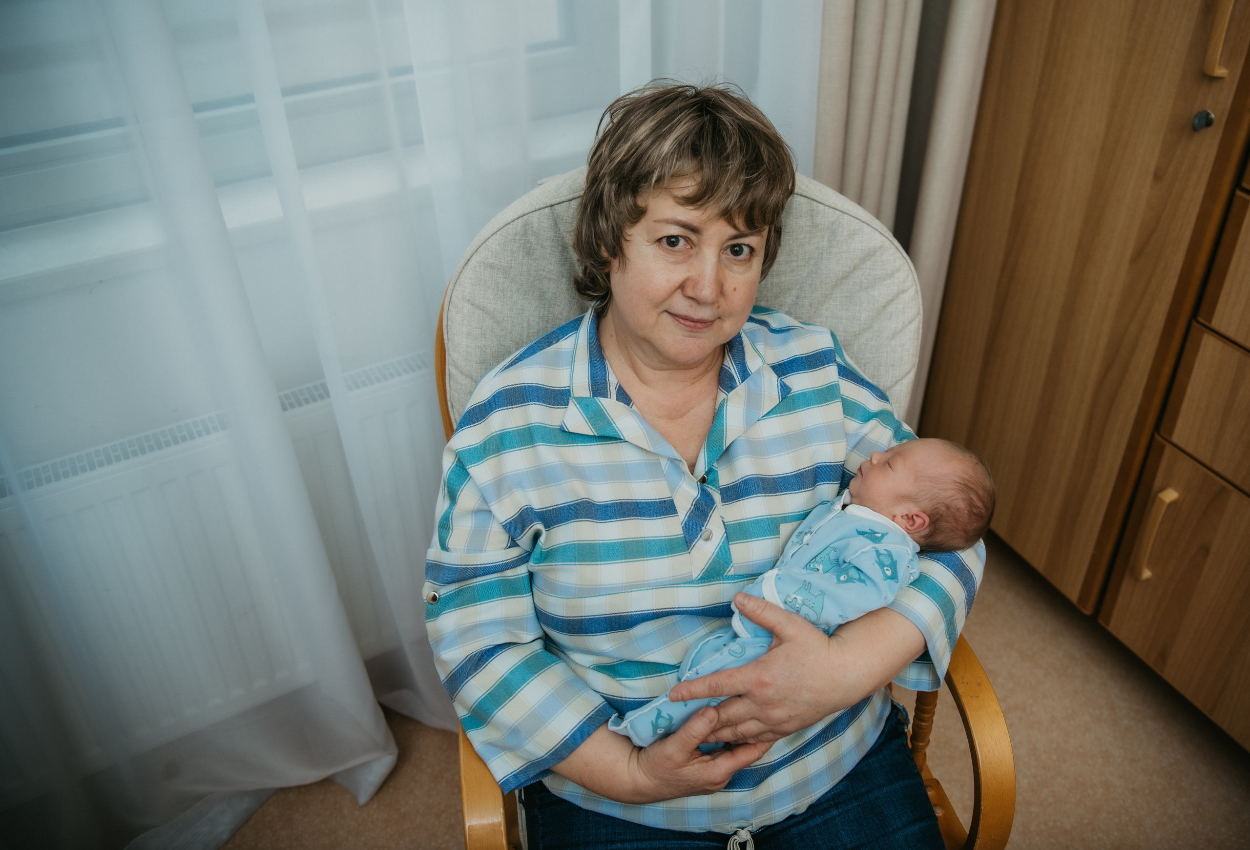 Выписка малышки. Мать и дитя на Севастопольском. Фотограф на выписку из роддома в Москве и МО