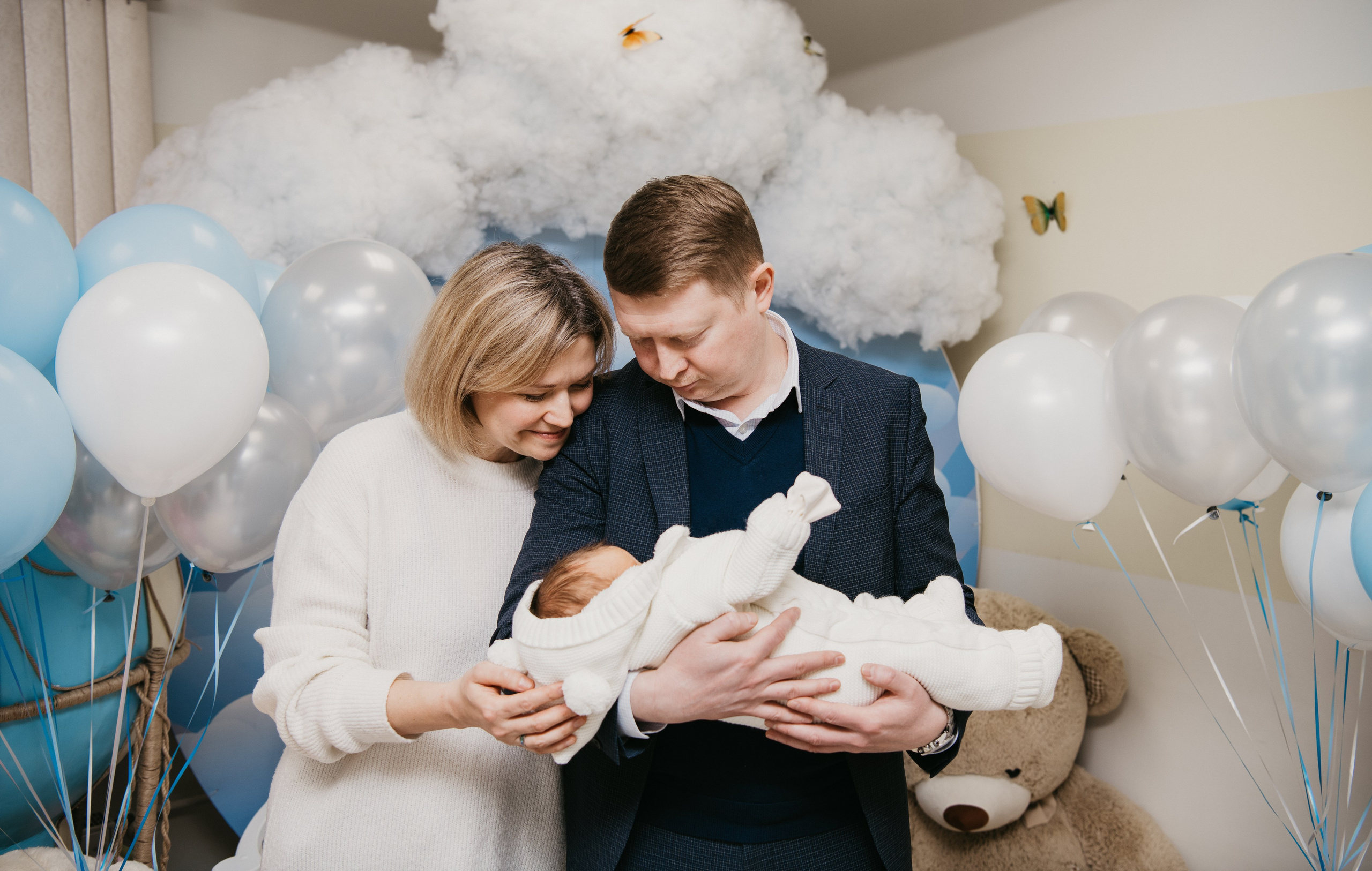 Выписка малыша. Мать и дитя на Севастопольском. Фотограф на выписку из роддома в Москве и МО