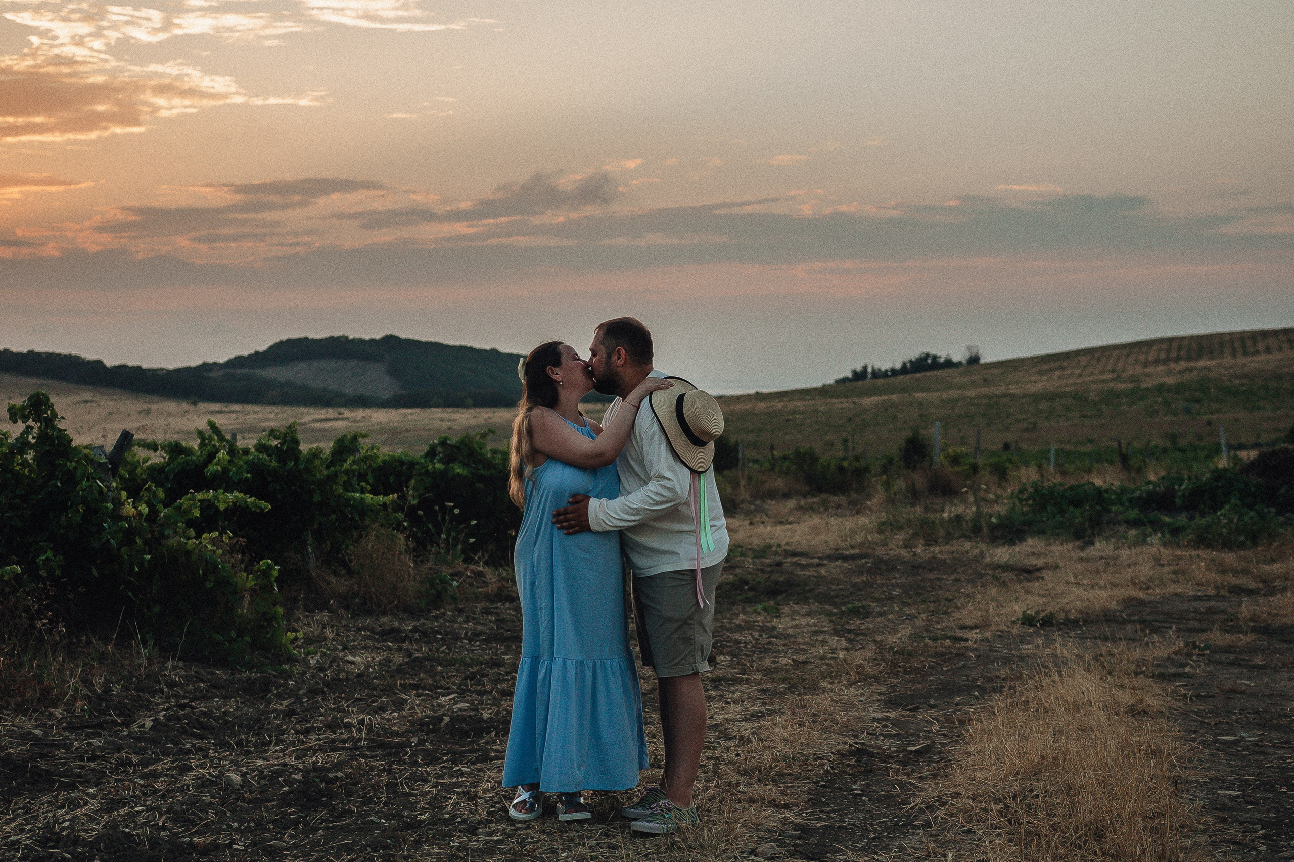 Антон и Мария — виноградная лоза Гай-Кодзора. Семейный фотограф Новороссийск, Анапа, Геленджик — Юлия Давыдова