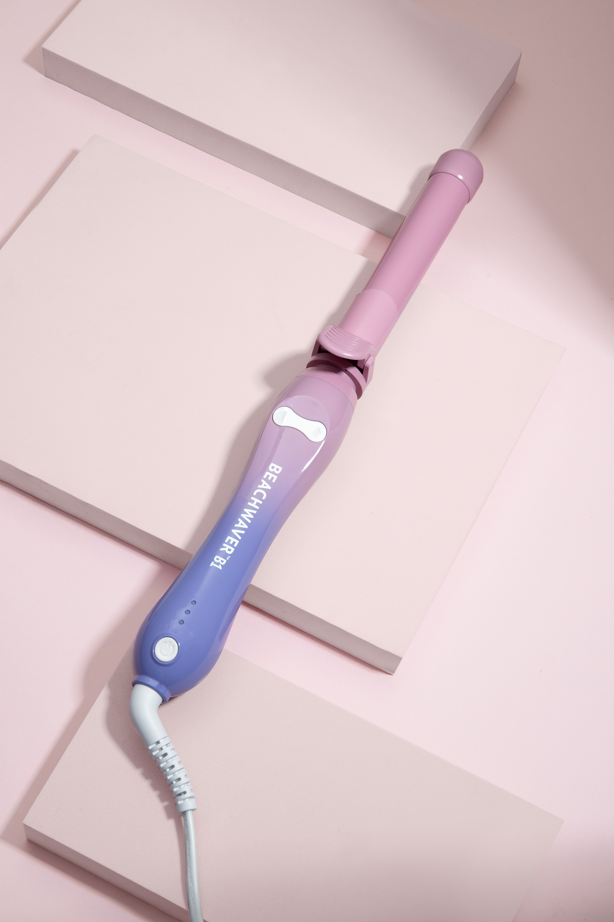 Аксессуары для волос. Предметный фотограф в Москве Мария Игнатенко. Нейрофото, ретушь, сет-дизайн