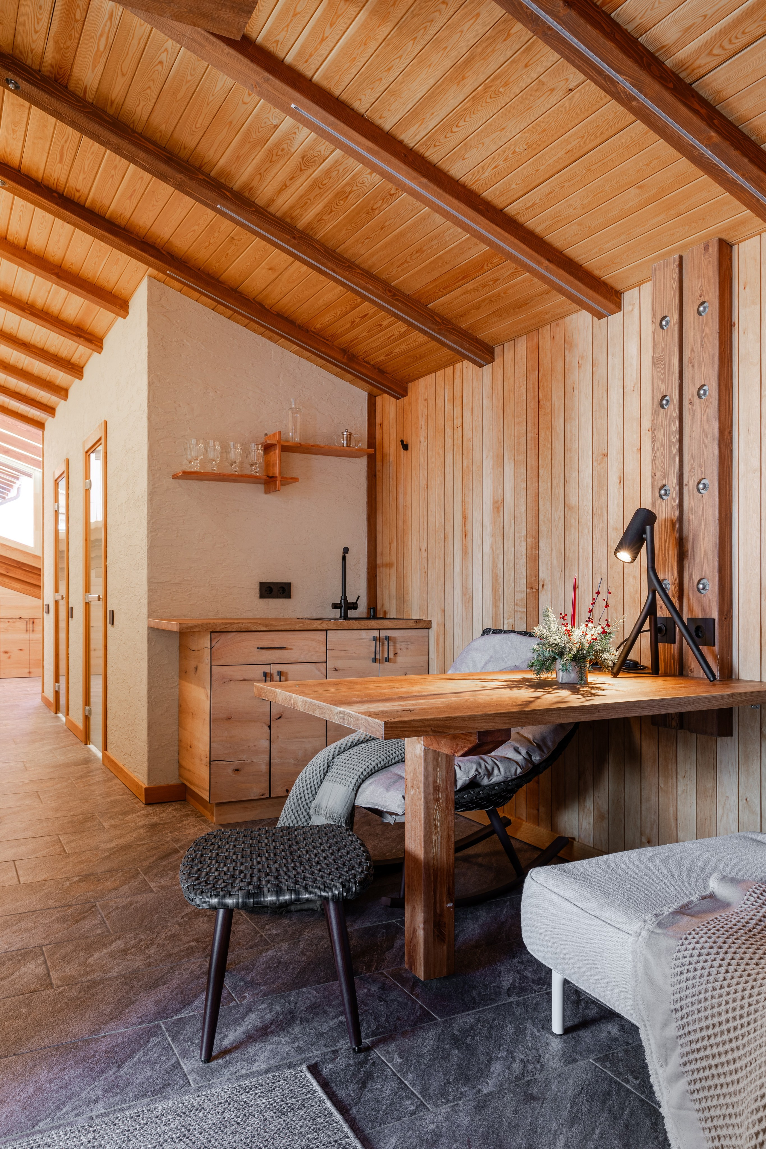 Интерьерная фотосъёмка загородного дома площадью 300 кв м в п. Эстосадок. Интерьерный фотограф Москва