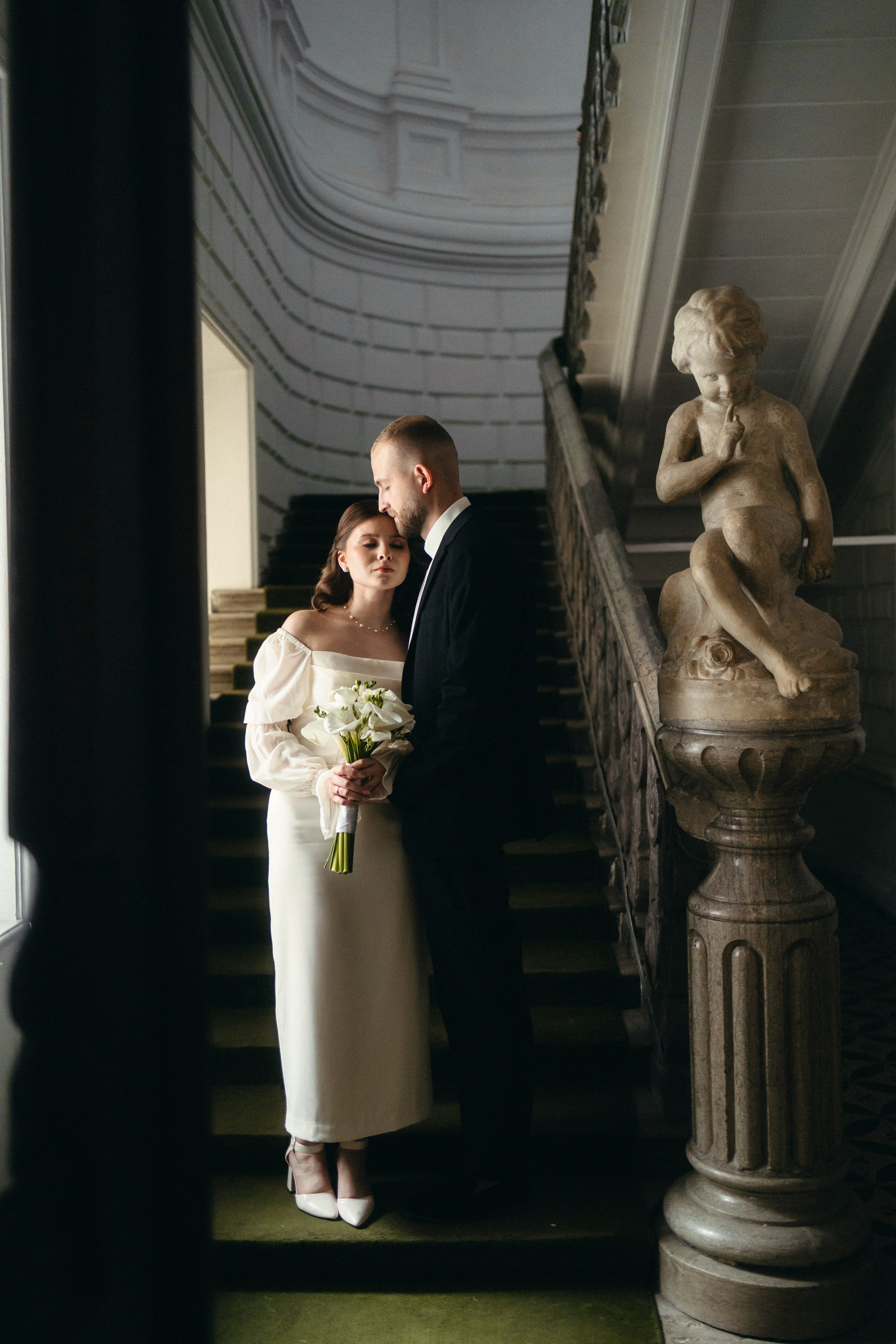 Владимир и Катя, встреча в отеле и роспись в особняке Спиридонова. Свадебный и портретный фотограф в Москве Кристина Золотова