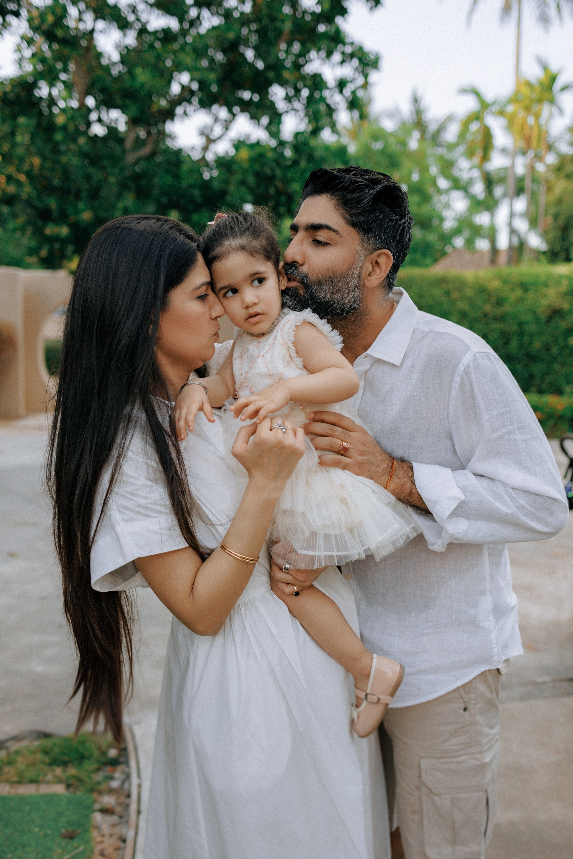 Family photoshoot in Phuket, Thailand. Fedor Lemeshko — Destination Wedding and Family Lifestyle photographer