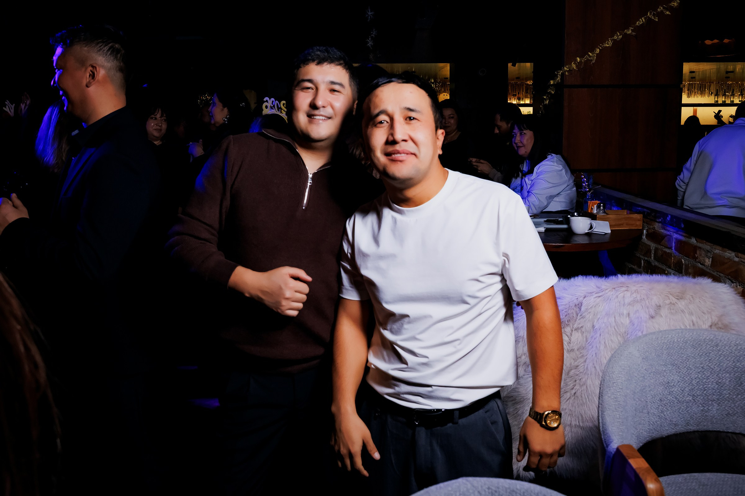 Chechil Pub на Жарокова-Chechil Жарокова. Репортажный фотограф в Алматы Каюпов Сержан