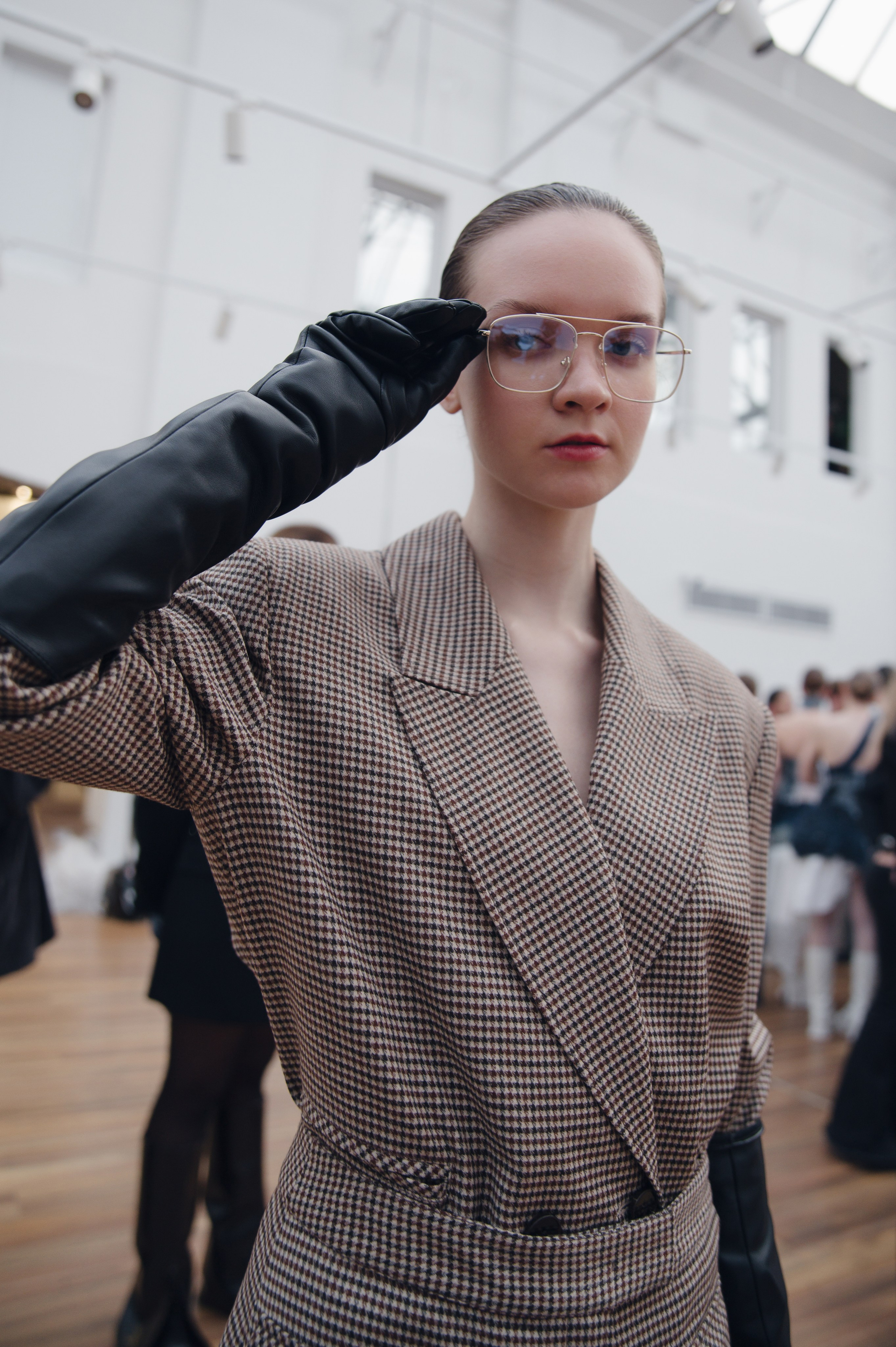 Бекстейдж показа «Новые Имена» собака.ru|ДЛТ. Портретный и репортажный фотограф в Санкт-Петербурге