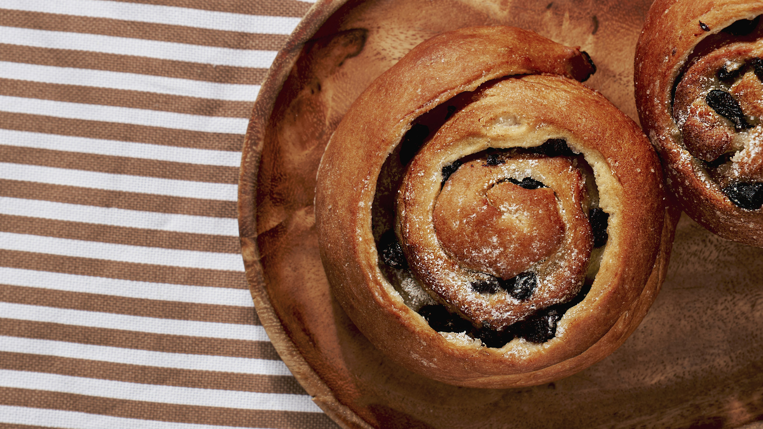 Я  фотограф. Работаю в городе Москва,