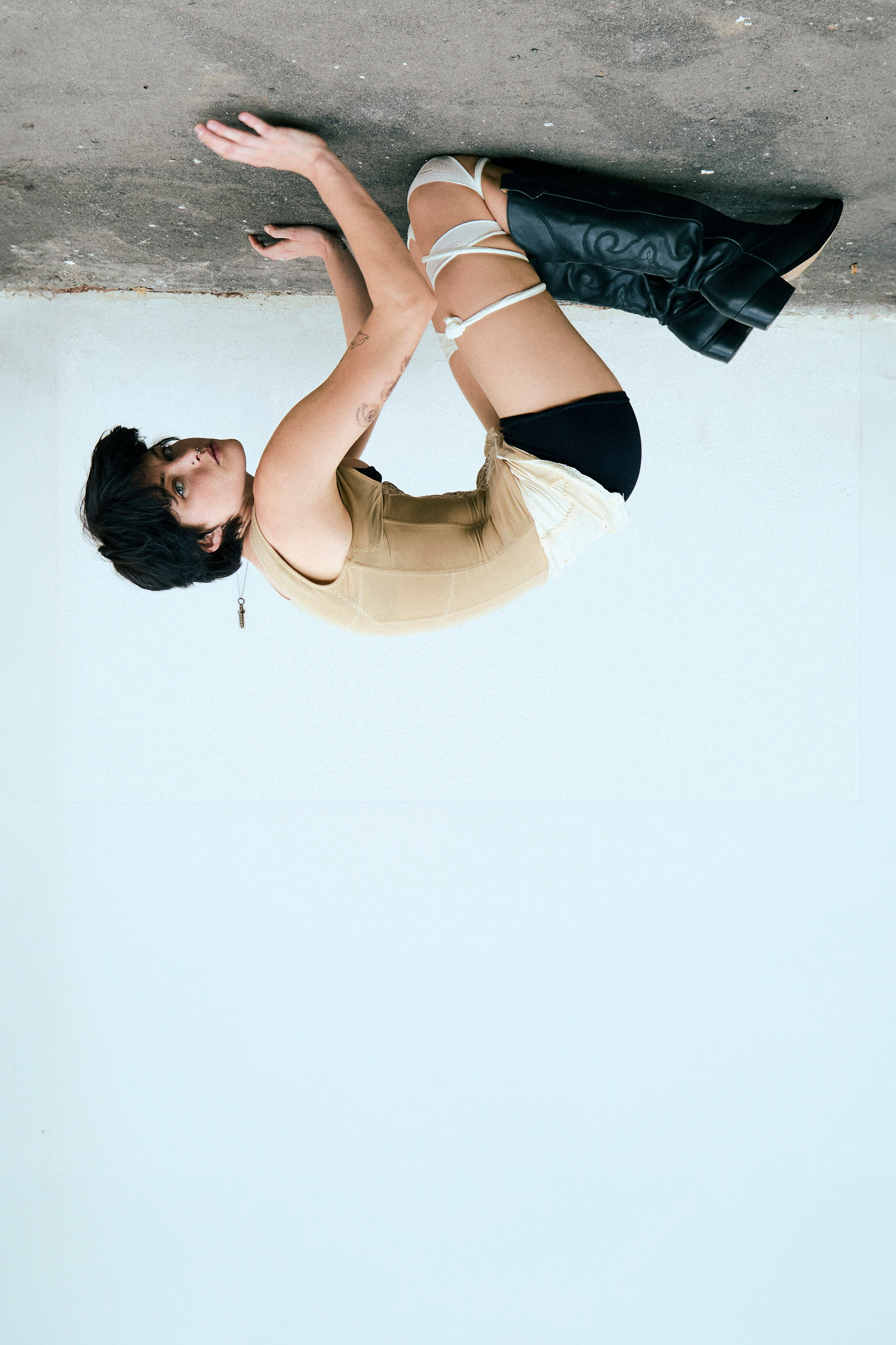 Alan (lumpenmen). Arina Kharakhashian