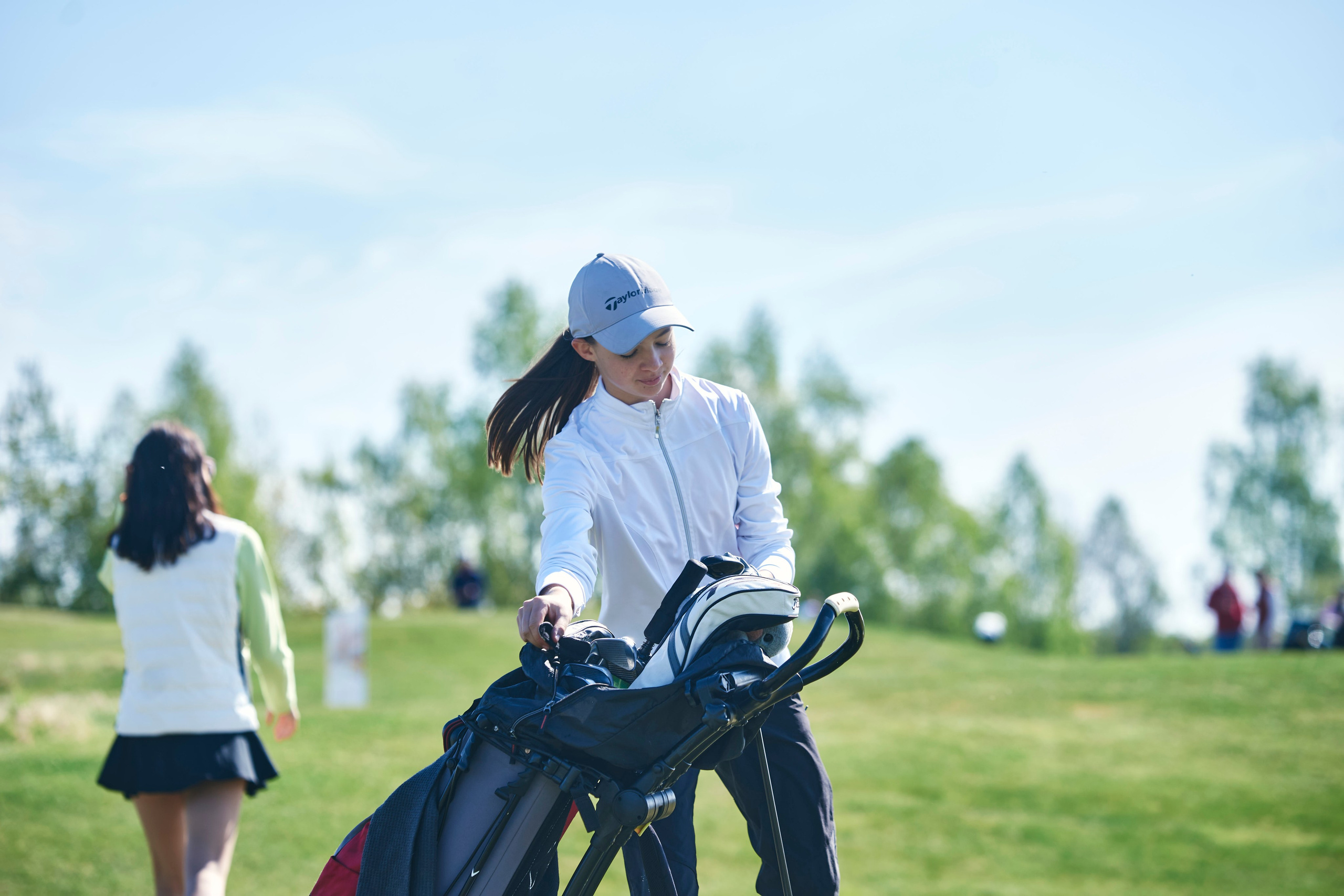 Forest Hills Junior. Академия гольфа NSU в Москве. Тренировки по гольфу для детей и взрослых, тренировки для новичков