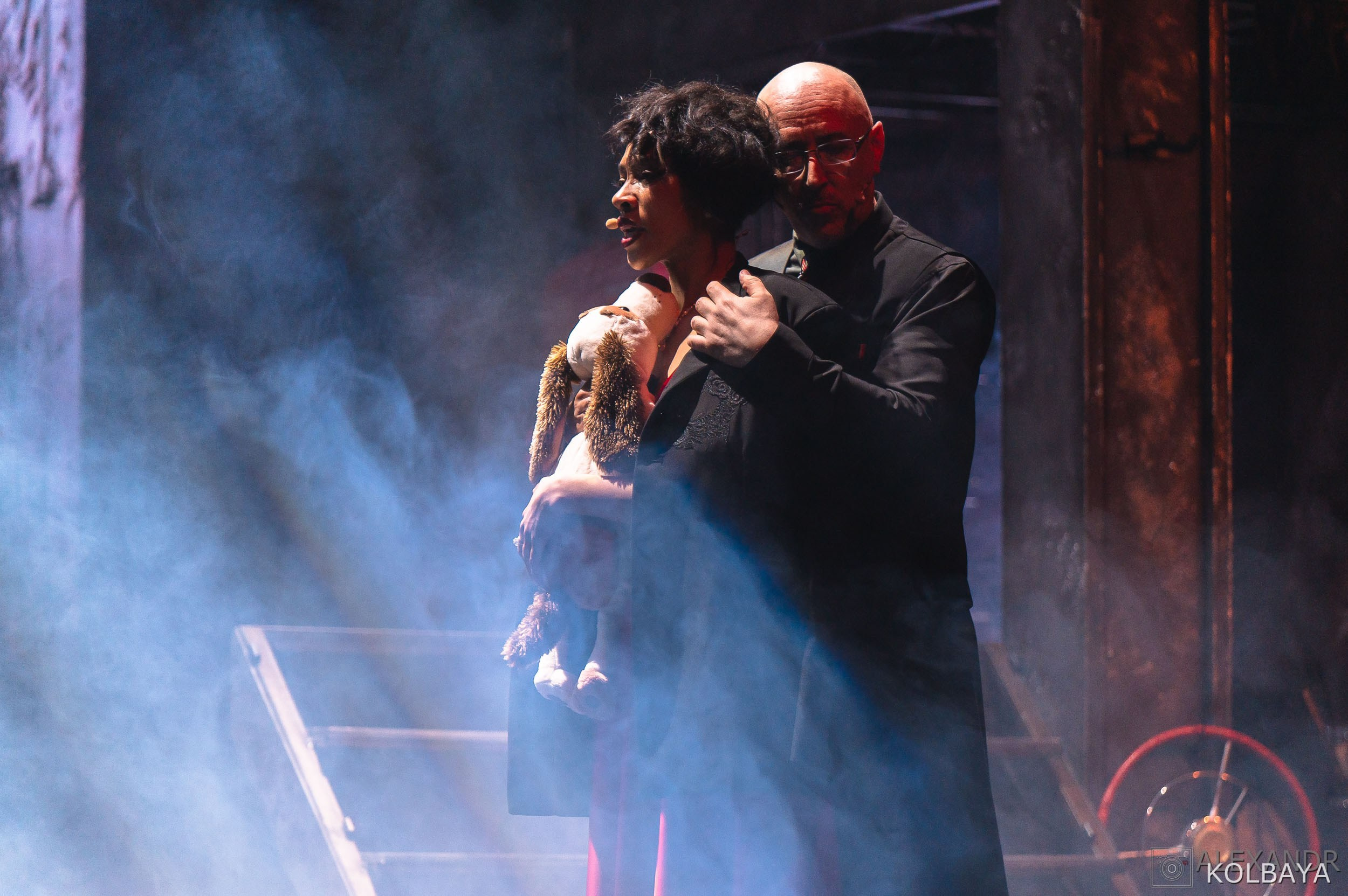 Фотографии со спектакля «Однажды в городе N». Концертный и театральный репортажный фотограф в Москве Александр Колбая